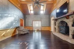 Mobile Home For Rent in Hunt County , 266 Slaughter Lane, Caddo Mills, Texas 75135, 3 Bedroom, 3 Bathroom, 2 Garage spaces, 3,027 Sqft, built in 1994, mls#21410899, Real Estate Agent in Caddo Mills, Homes For Rent in Hunt county, Homes For Rent in Caddo Mills, Realtor in Caddo Mills Texas, Real Estate Brokerage Independent Realty Texas, Luminita Cordes Realtor