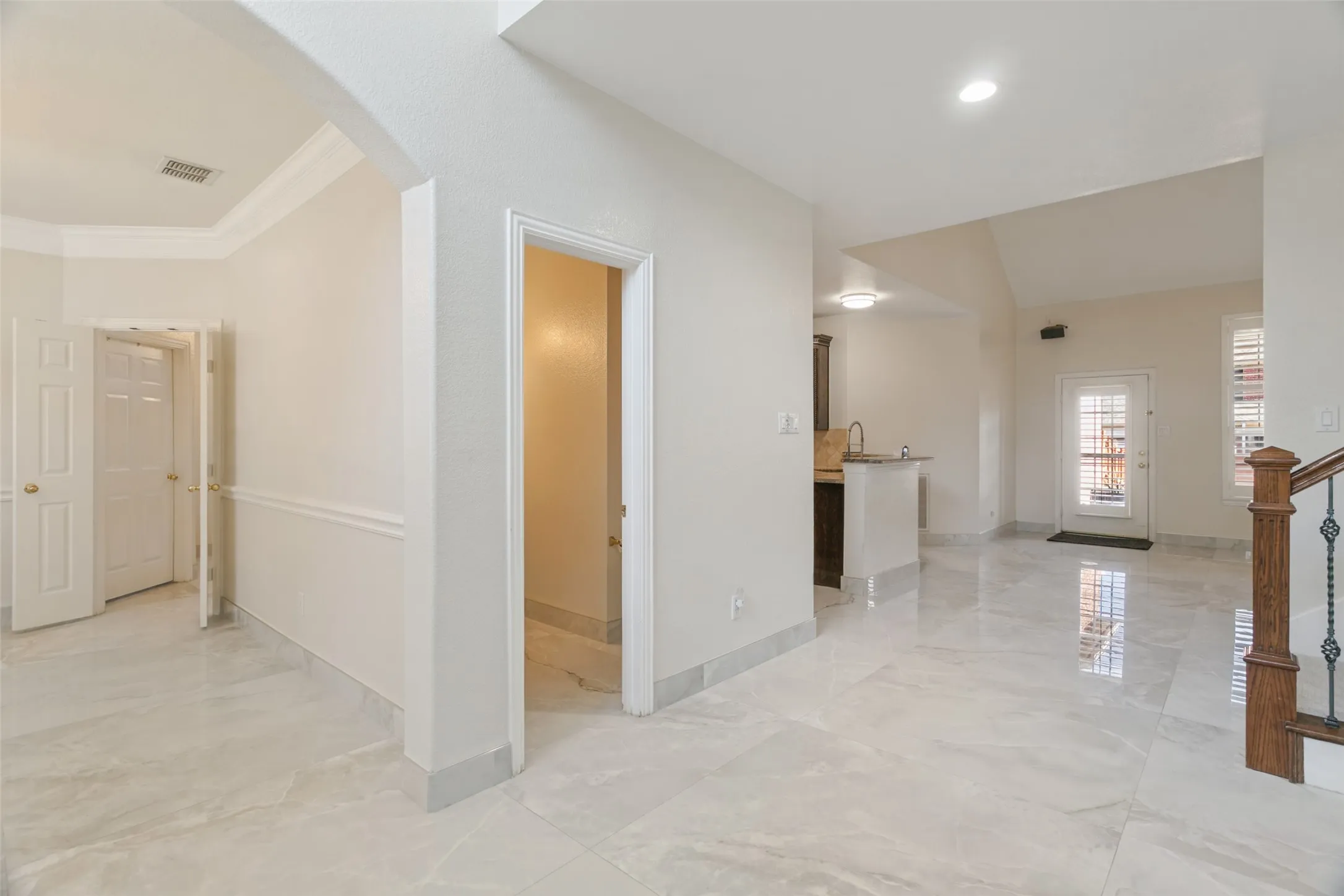 Single Family Residence For Sale in Dallas County , 1224 Willowdale Lane, Irving, Texas 75063, 4 Bedroom, 4 Bathroom, 2 Garage spaces, 3,624 Sqft, built in 2002, mls#21395754, Real Estate Agent in Irving, Homes For Sale in Dallas county, Homes For Sale in Irving, Realtor in Irving Texas, Real Estate Brokerage Independent Realty Texas, Luminita Cordes Realtor