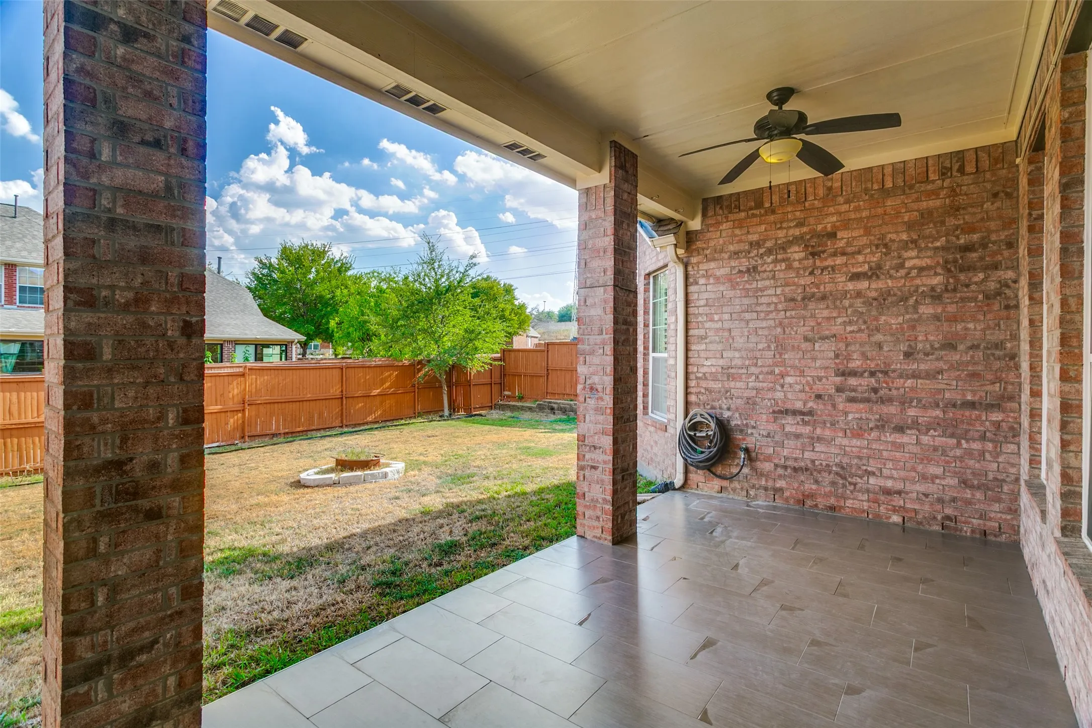 Single Family Residence For Sale in Dallas County , 1224 Willowdale Lane, Irving, Texas 75063, 4 Bedroom, 4 Bathroom, 2 Garage spaces, 3,624 Sqft, built in 2002, mls#21395754, Real Estate Agent in Irving, Homes For Sale in Dallas county, Homes For Sale in Irving, Realtor in Irving Texas, Real Estate Brokerage Independent Realty Texas, Luminita Cordes Realtor