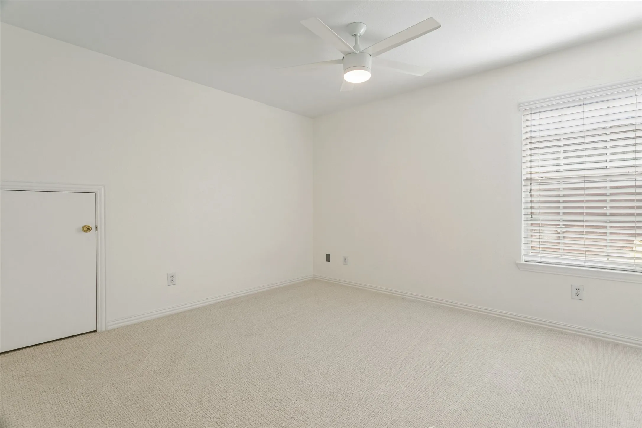 Single Family Residence For Sale in Dallas County , 1224 Willowdale Lane, Irving, Texas 75063, 4 Bedroom, 4 Bathroom, 2 Garage spaces, 3,624 Sqft, built in 2002, mls#21395754, Real Estate Agent in Irving, Homes For Sale in Dallas county, Homes For Sale in Irving, Realtor in Irving Texas, Real Estate Brokerage Independent Realty Texas, Luminita Cordes Realtor