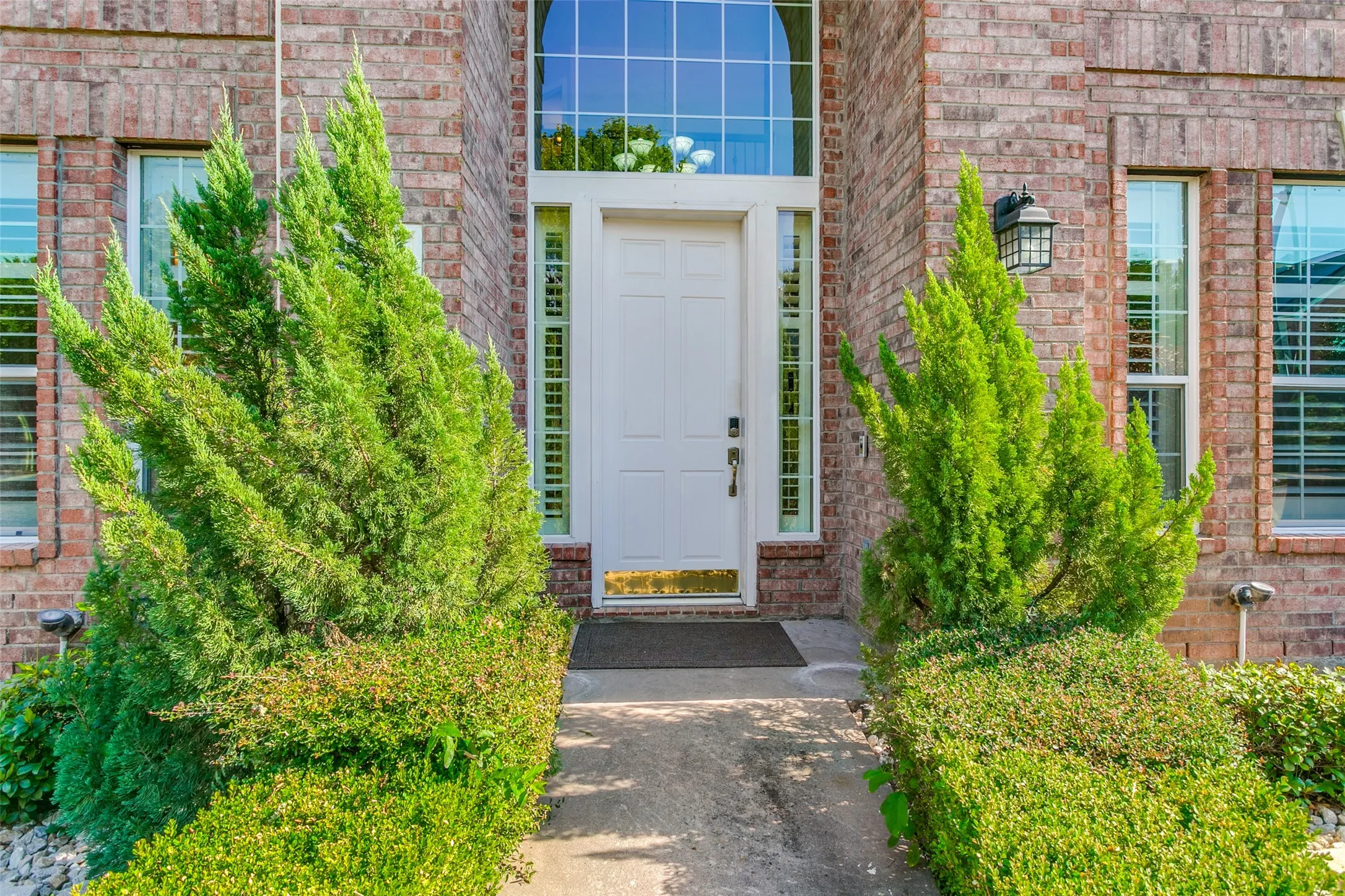 Single Family Residence For Sale in Dallas County , 1224 Willowdale Lane, Irving, Texas 75063, 4 Bedroom, 4 Bathroom, 2 Garage spaces, 3,624 Sqft, built in 2002, mls#21395754, Real Estate Agent in Irving, Homes For Sale in Dallas county, Homes For Sale in Irving, Realtor in Irving Texas, Real Estate Brokerage Independent Realty Texas, Luminita Cordes Realtor