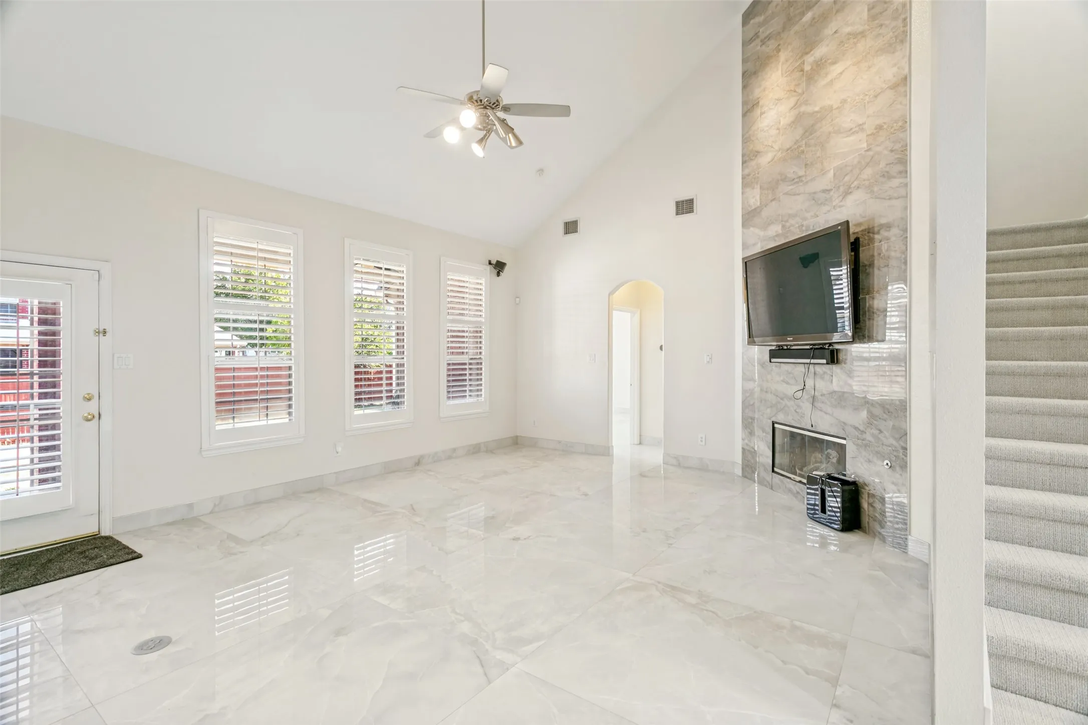 Single Family Residence For Sale in Dallas County , 1224 Willowdale Lane, Irving, Texas 75063, 4 Bedroom, 4 Bathroom, 2 Garage spaces, 3,624 Sqft, built in 2002, mls#21395754, Real Estate Agent in Irving, Homes For Sale in Dallas county, Homes For Sale in Irving, Realtor in Irving Texas, Real Estate Brokerage Independent Realty Texas, Luminita Cordes Realtor
