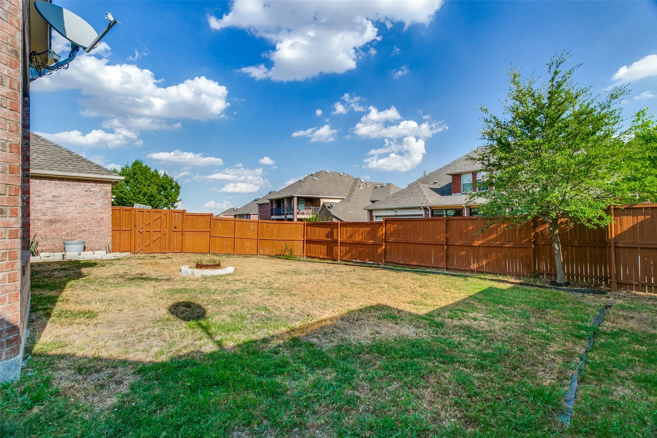 Single Family Residence For Sale in Dallas County , 1224 Willowdale Lane, Irving, Texas 75063, 4 Bedroom, 4 Bathroom, 2 Garage spaces, 3,624 Sqft, built in 2002, mls#21395754, Real Estate Agent in Irving, Homes For Sale in Dallas county, Homes For Sale in Irving, Realtor in Irving Texas, Real Estate Brokerage Independent Realty Texas, Luminita Cordes Realtor