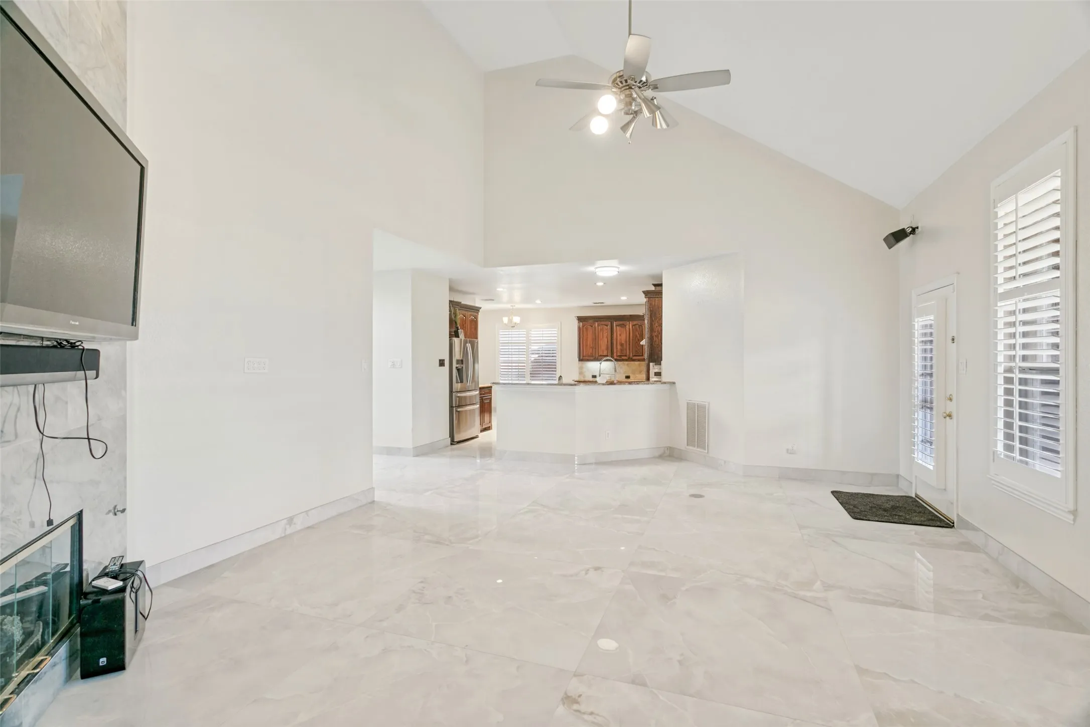 Single Family Residence For Sale in Dallas County , 1224 Willowdale Lane, Irving, Texas 75063, 4 Bedroom, 4 Bathroom, 2 Garage spaces, 3,624 Sqft, built in 2002, mls#21395754, Real Estate Agent in Irving, Homes For Sale in Dallas county, Homes For Sale in Irving, Realtor in Irving Texas, Real Estate Brokerage Independent Realty Texas, Luminita Cordes Realtor