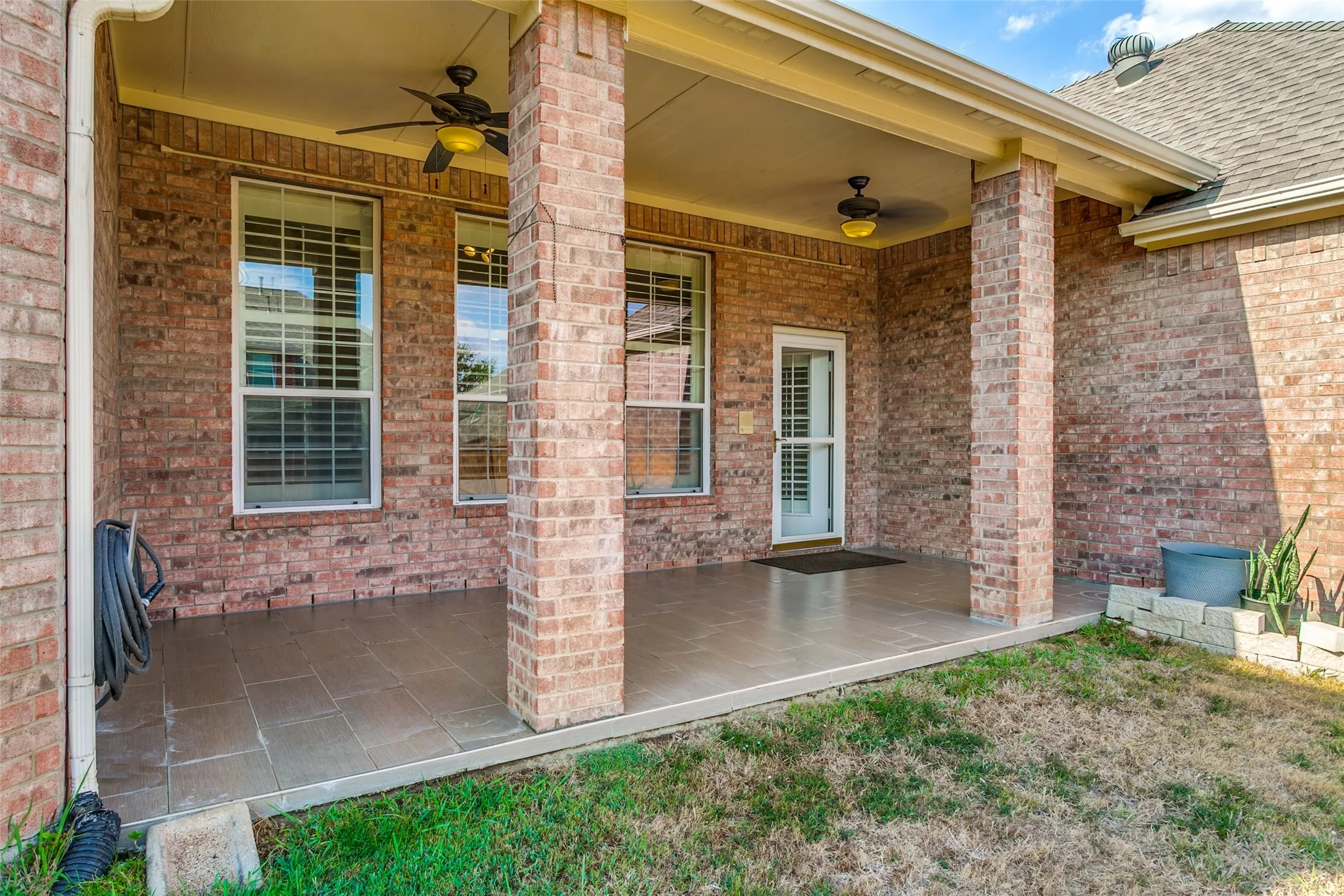 Single Family Residence For Sale in Dallas County , 1224 Willowdale Lane, Irving, Texas 75063, 4 Bedroom, 4 Bathroom, 2 Garage spaces, 3,624 Sqft, built in 2002, mls#21395754, Real Estate Agent in Irving, Homes For Sale in Dallas county, Homes For Sale in Irving, Realtor in Irving Texas, Real Estate Brokerage Independent Realty Texas, Luminita Cordes Realtor