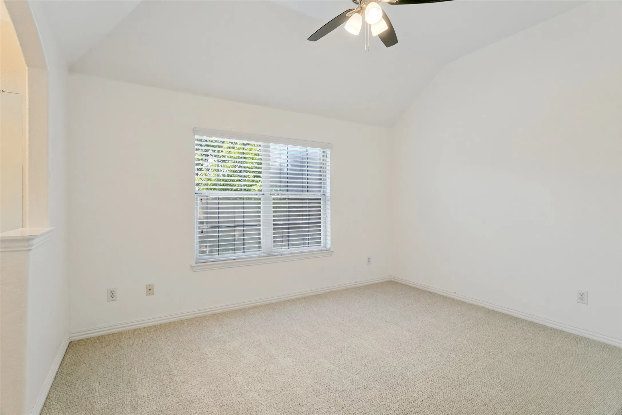Single Family Residence For Sale in Dallas County , 1224 Willowdale Lane, Irving, Texas 75063, 4 Bedroom, 4 Bathroom, 2 Garage spaces, 3,624 Sqft, built in 2002, mls#21395754, Real Estate Agent in Irving, Homes For Sale in Dallas county, Homes For Sale in Irving, Realtor in Irving Texas, Real Estate Brokerage Independent Realty Texas, Luminita Cordes Realtor