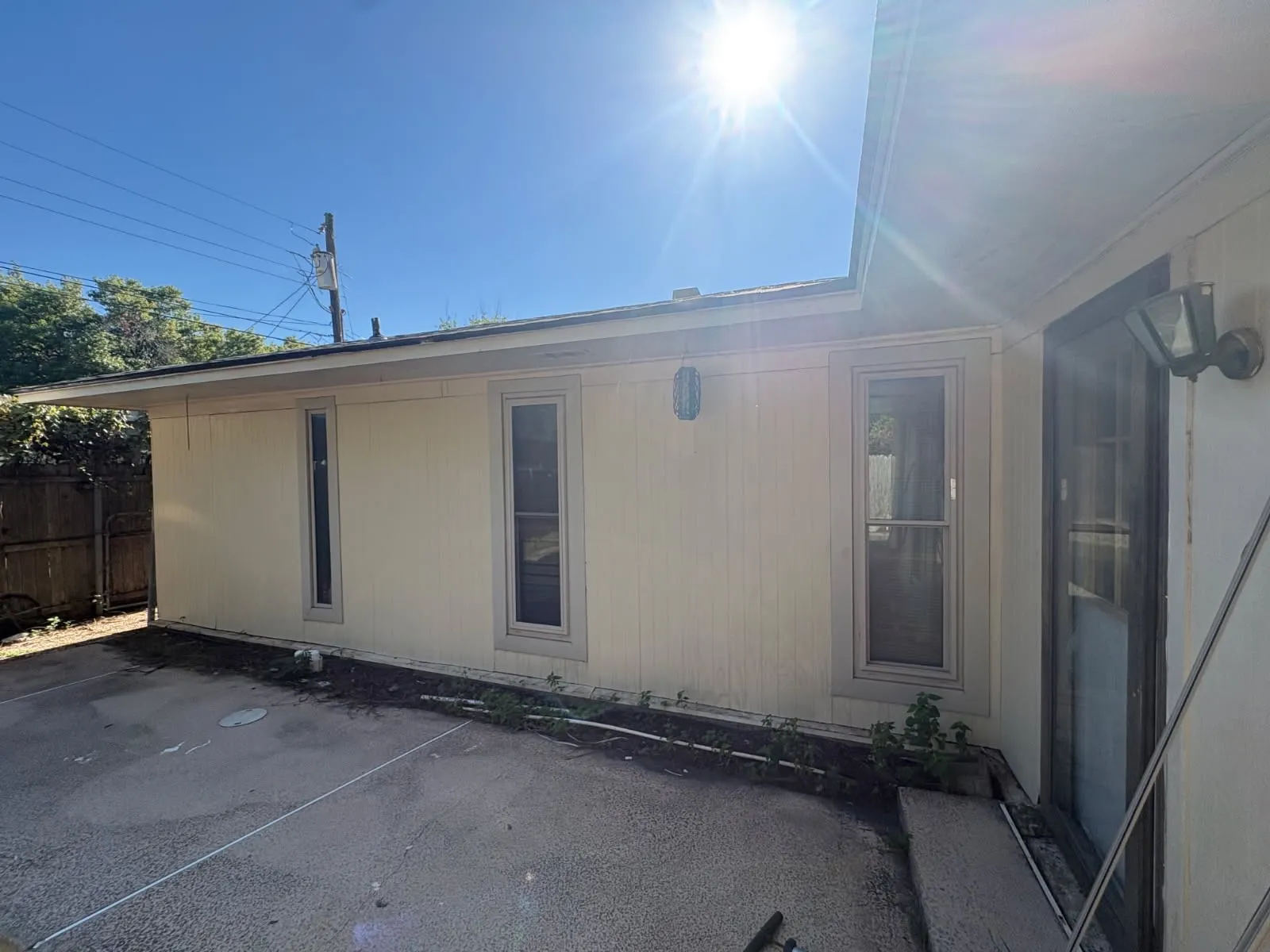 Single Family Residence For Sale in Ellis County , 109 Auburn Street, Waxahachie, Texas 75165, 4 Bedroom, 3 Bathroom, Garage spaces, 2,428 Sqft, built in 1970, mls#21410887, Real Estate Agent in Waxahachie, Homes For Sale in Ellis county, Homes For Sale in Waxahachie, Realtor in Waxahachie Texas, Real Estate Brokerage Independent Realty Texas, Luminita Cordes Realtor