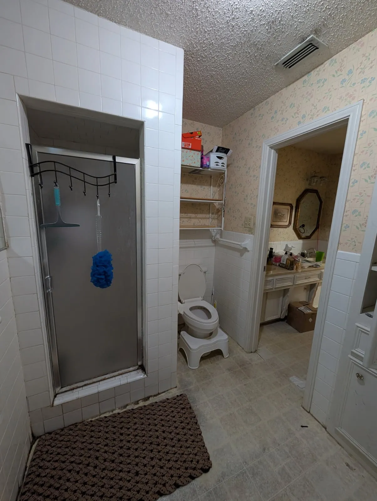 Single Family Residence For Sale in Ellis County , 109 Auburn Street, Waxahachie, Texas 75165, 4 Bedroom, 3 Bathroom, Garage spaces, 2,428 Sqft, built in 1970, mls#21410887, Real Estate Agent in Waxahachie, Homes For Sale in Ellis county, Homes For Sale in Waxahachie, Realtor in Waxahachie Texas, Real Estate Brokerage Independent Realty Texas, Luminita Cordes Realtor