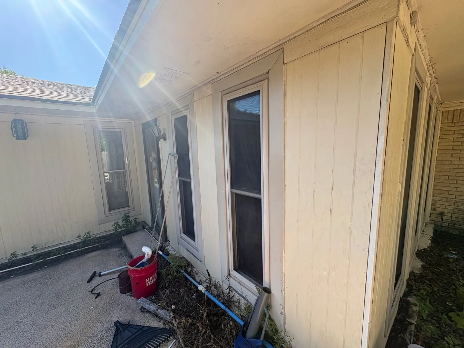 Single Family Residence For Sale in Ellis County , 109 Auburn Street, Waxahachie, Texas 75165, 4 Bedroom, 3 Bathroom, Garage spaces, 2,428 Sqft, built in 1970, mls#21410887, Real Estate Agent in Waxahachie, Homes For Sale in Ellis county, Homes For Sale in Waxahachie, Realtor in Waxahachie Texas, Real Estate Brokerage Independent Realty Texas, Luminita Cordes Realtor