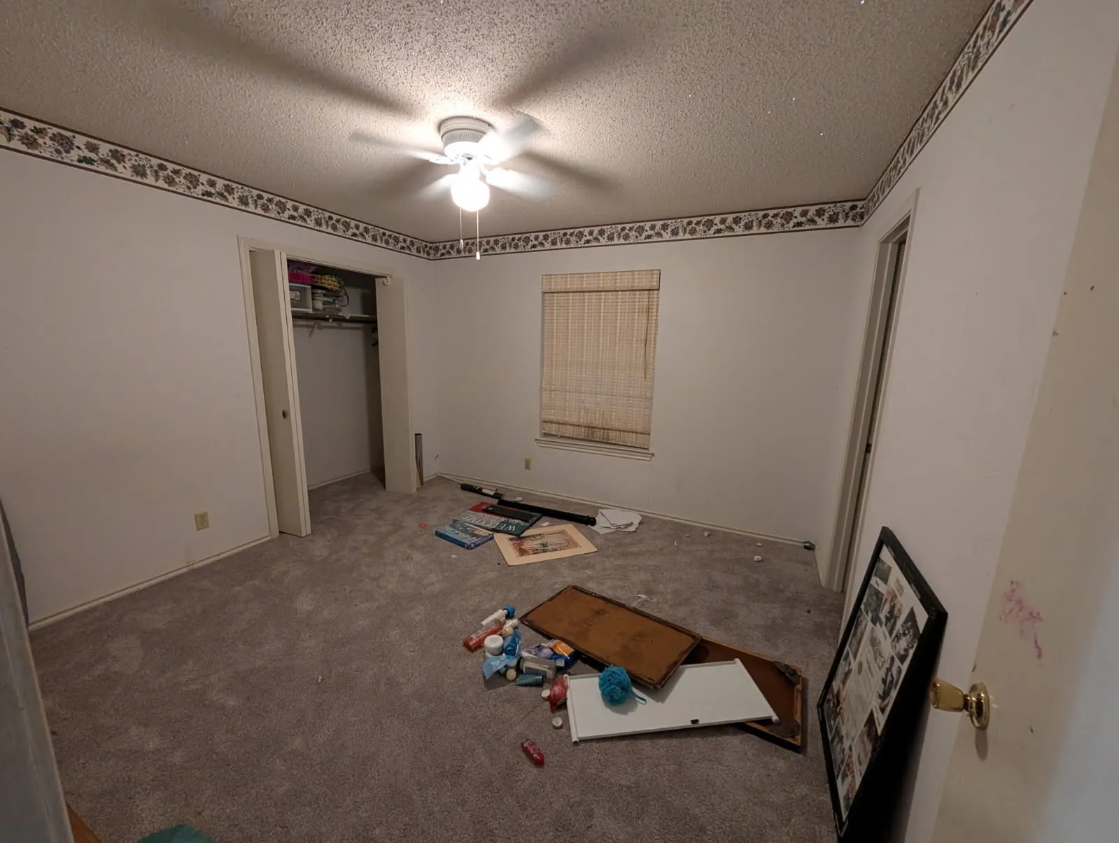 Single Family Residence For Sale in Ellis County , 109 Auburn Street, Waxahachie, Texas 75165, 4 Bedroom, 3 Bathroom, Garage spaces, 2,428 Sqft, built in 1970, mls#21410887, Real Estate Agent in Waxahachie, Homes For Sale in Ellis county, Homes For Sale in Waxahachie, Realtor in Waxahachie Texas, Real Estate Brokerage Independent Realty Texas, Luminita Cordes Realtor
