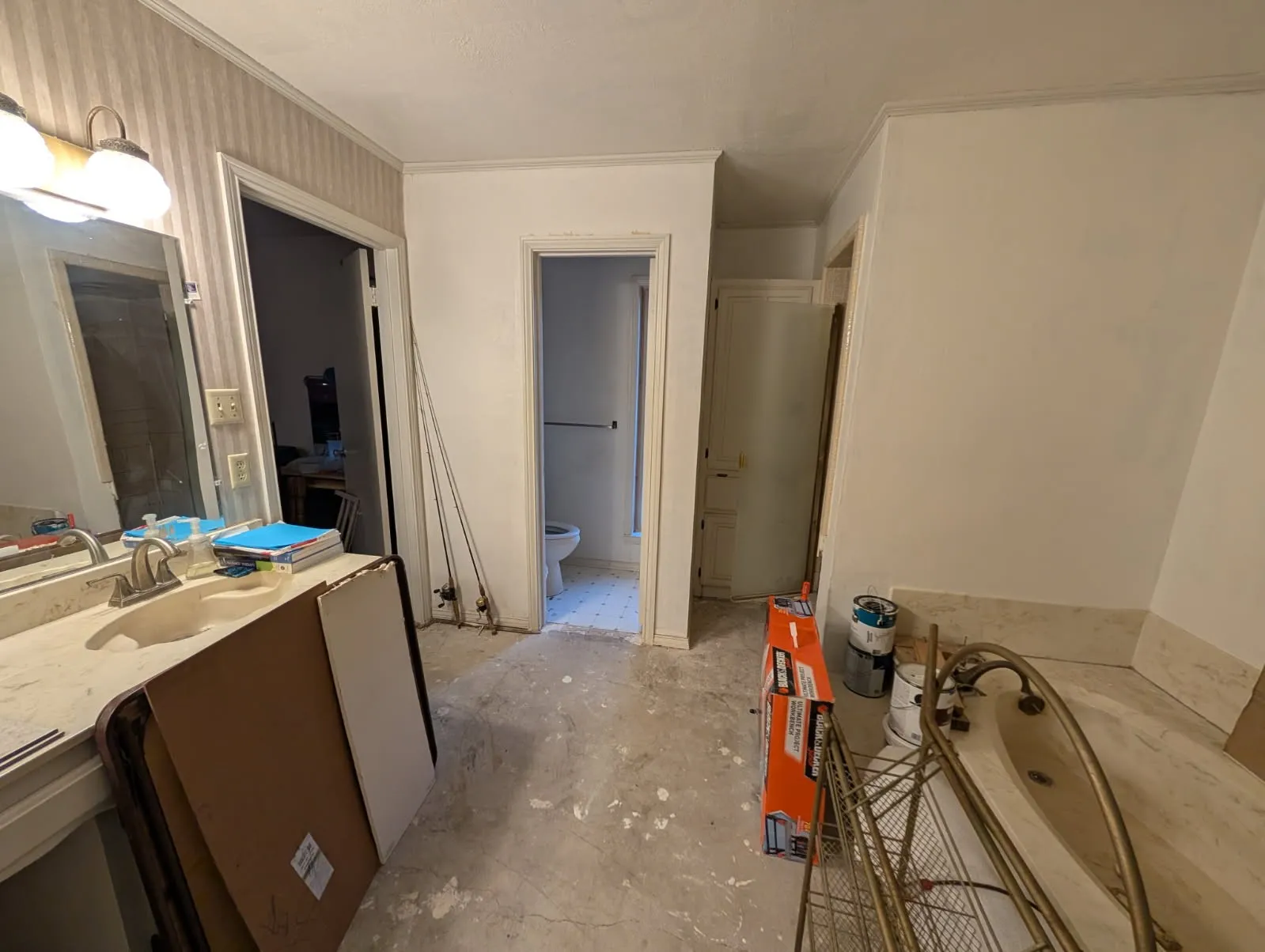 Single Family Residence For Sale in Ellis County , 109 Auburn Street, Waxahachie, Texas 75165, 4 Bedroom, 3 Bathroom, Garage spaces, 2,428 Sqft, built in 1970, mls#21410887, Real Estate Agent in Waxahachie, Homes For Sale in Ellis county, Homes For Sale in Waxahachie, Realtor in Waxahachie Texas, Real Estate Brokerage Independent Realty Texas, Luminita Cordes Realtor