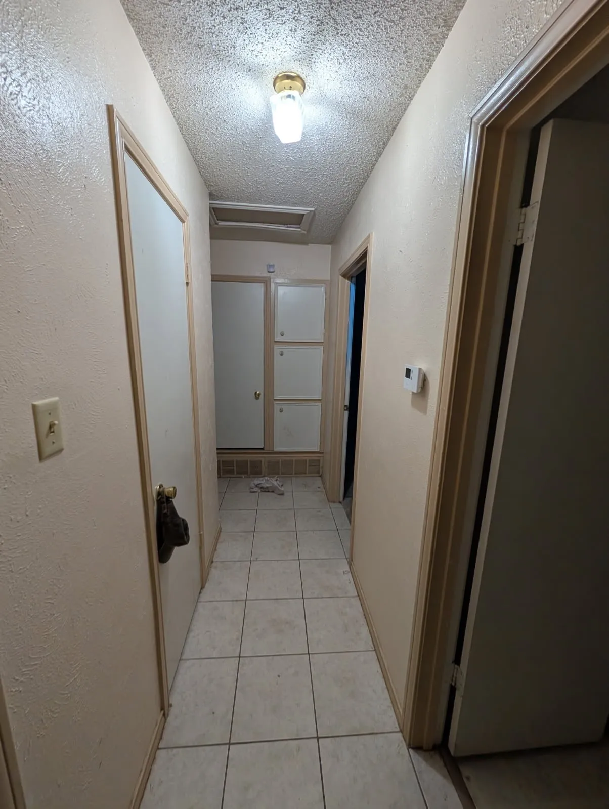 Single Family Residence For Sale in Ellis County , 109 Auburn Street, Waxahachie, Texas 75165, 4 Bedroom, 3 Bathroom, Garage spaces, 2,428 Sqft, built in 1970, mls#21410887, Real Estate Agent in Waxahachie, Homes For Sale in Ellis county, Homes For Sale in Waxahachie, Realtor in Waxahachie Texas, Real Estate Brokerage Independent Realty Texas, Luminita Cordes Realtor