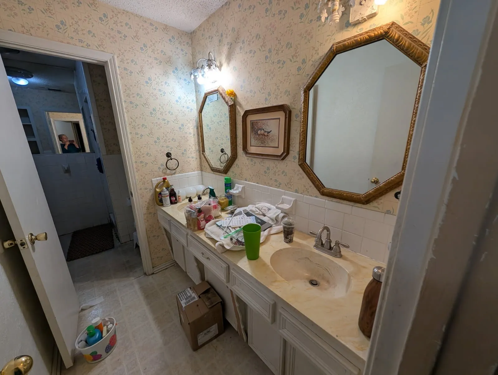 Single Family Residence For Sale in Ellis County , 109 Auburn Street, Waxahachie, Texas 75165, 4 Bedroom, 3 Bathroom, Garage spaces, 2,428 Sqft, built in 1970, mls#21410887, Real Estate Agent in Waxahachie, Homes For Sale in Ellis county, Homes For Sale in Waxahachie, Realtor in Waxahachie Texas, Real Estate Brokerage Independent Realty Texas, Luminita Cordes Realtor
