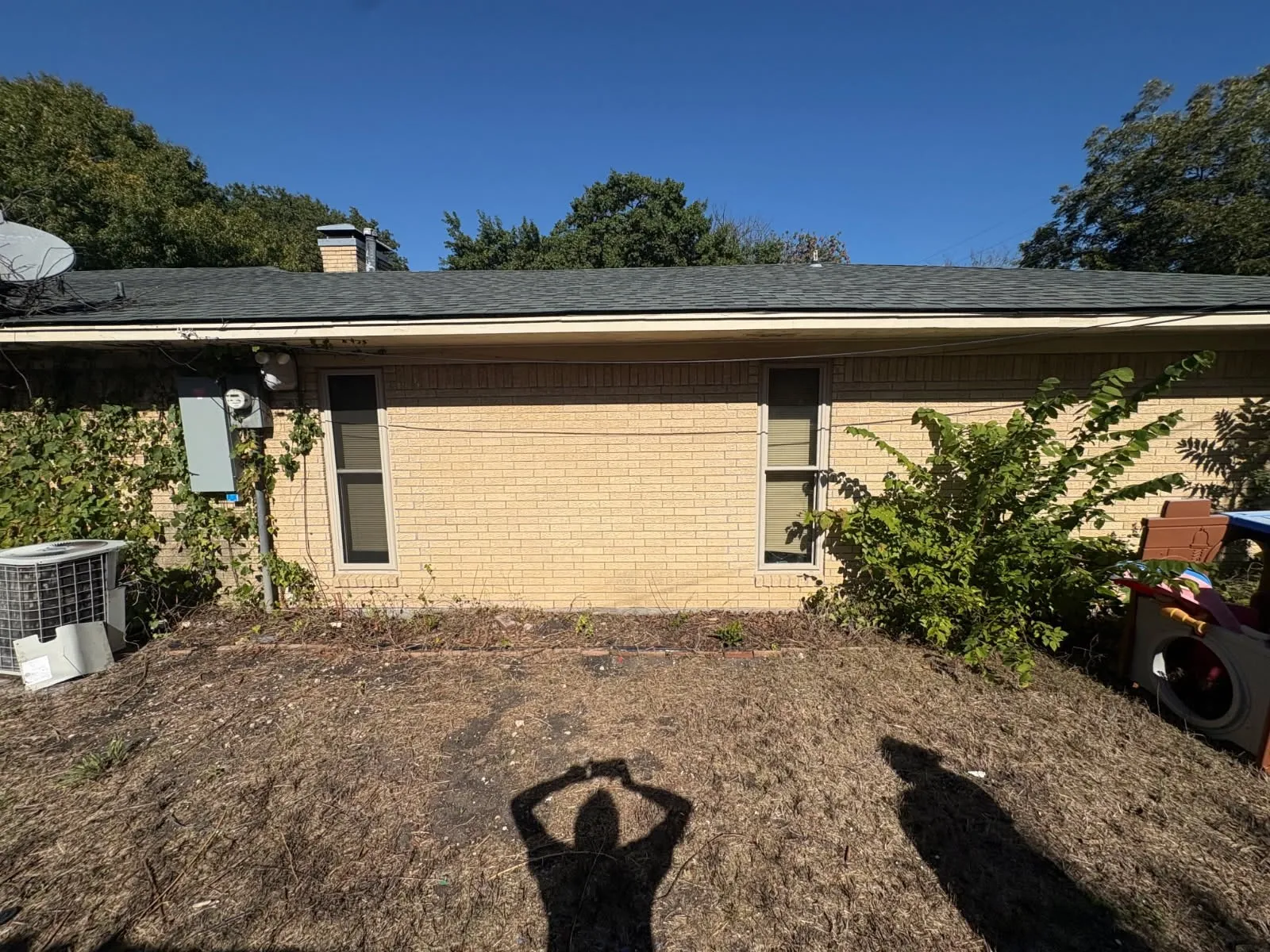 Single Family Residence For Sale in Ellis County , 109 Auburn Street, Waxahachie, Texas 75165, 4 Bedroom, 3 Bathroom, Garage spaces, 2,428 Sqft, built in 1970, mls#21410887, Real Estate Agent in Waxahachie, Homes For Sale in Ellis county, Homes For Sale in Waxahachie, Realtor in Waxahachie Texas, Real Estate Brokerage Independent Realty Texas, Luminita Cordes Realtor