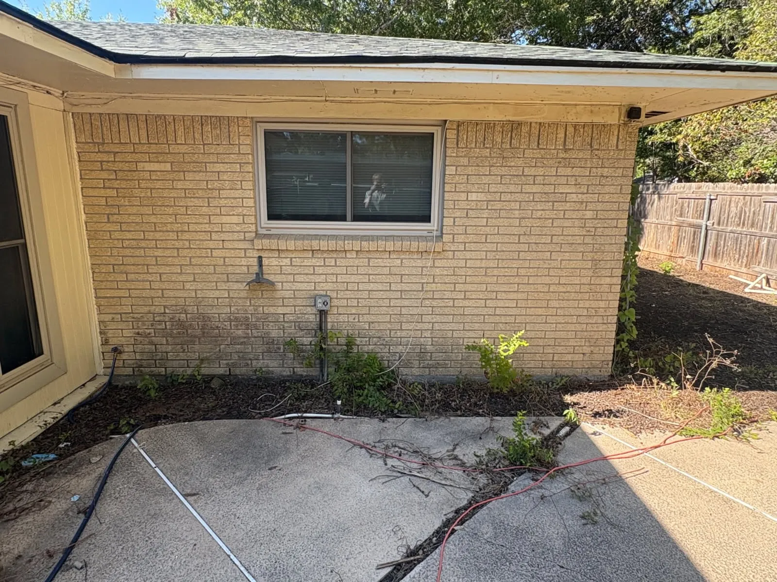 Single Family Residence For Sale in Ellis County , 109 Auburn Street, Waxahachie, Texas 75165, 4 Bedroom, 3 Bathroom, Garage spaces, 2,428 Sqft, built in 1970, mls#21410887, Real Estate Agent in Waxahachie, Homes For Sale in Ellis county, Homes For Sale in Waxahachie, Realtor in Waxahachie Texas, Real Estate Brokerage Independent Realty Texas, Luminita Cordes Realtor