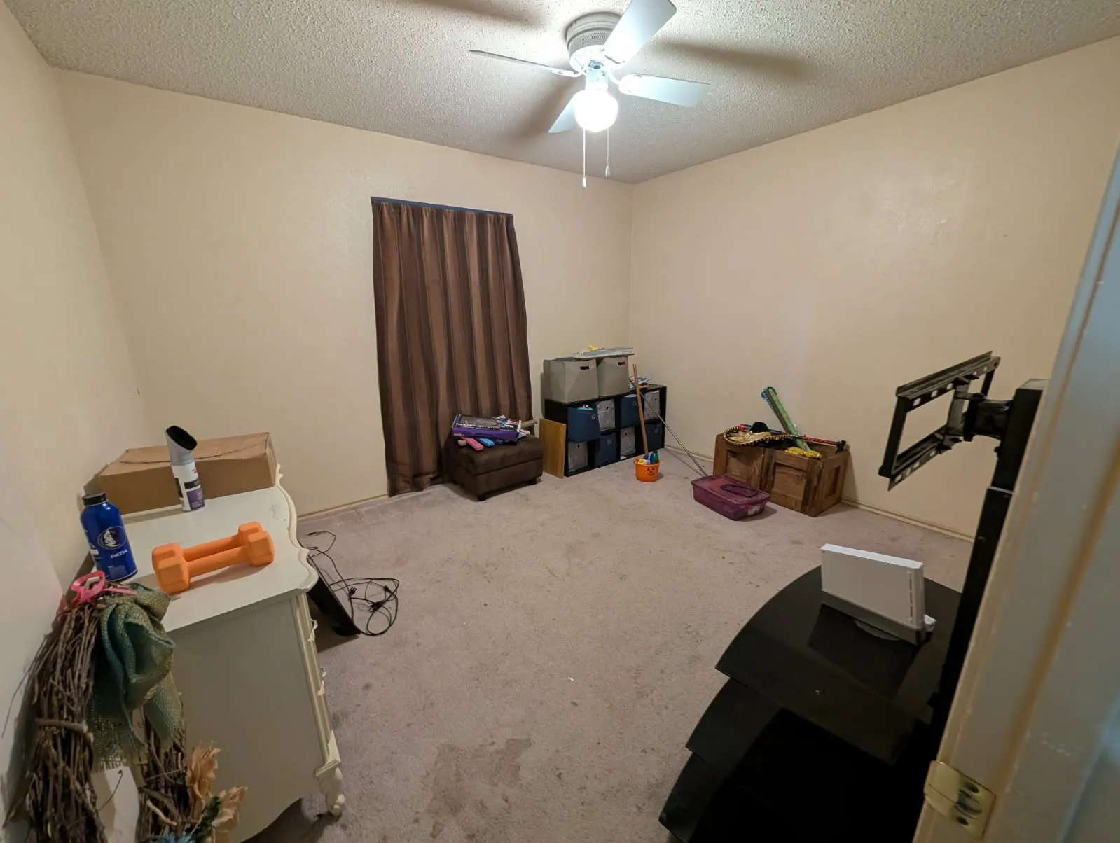 Single Family Residence For Sale in Ellis County , 109 Auburn Street, Waxahachie, Texas 75165, 4 Bedroom, 3 Bathroom, Garage spaces, 2,428 Sqft, built in 1970, mls#21410887, Real Estate Agent in Waxahachie, Homes For Sale in Ellis county, Homes For Sale in Waxahachie, Realtor in Waxahachie Texas, Real Estate Brokerage Independent Realty Texas, Luminita Cordes Realtor
