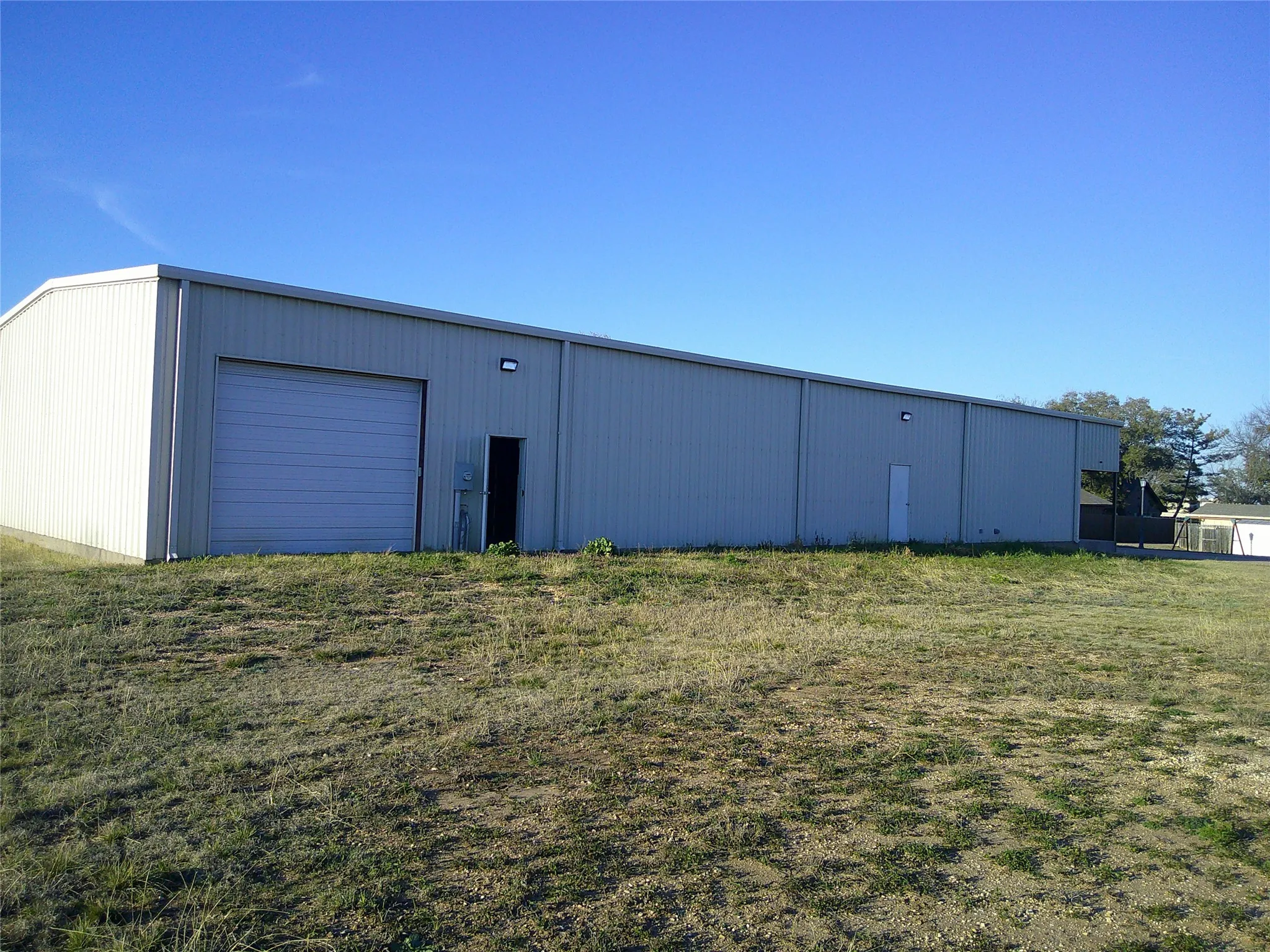Industrial For Rent in Johnson County , 124 S Nolan River Road B, Cleburne, Texas 76033, 0, 0, Garage spaces, 0 Sqft, built in 2006, mls#21410645, Real Estate Agent in Cleburne, Homes For Rent in Johnson county, Homes For Rent in Cleburne, Realtor in Cleburne Texas, Real Estate Brokerage Independent Realty Texas, Luminita Cordes Realtor