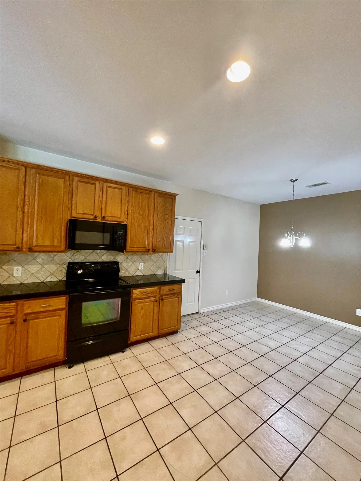 Single Family Residence For Rent in Collin County , 9405 Timber Wagon Drive, Mc Kinney, Texas 75072, 4 Bedroom, 3 Bathroom, 2 Garage spaces, 2,599 Sqft, built in 2004, mls#21410907, Real Estate Agent in Mc Kinney, Homes For Rent in Collin county, Homes For Rent in Mc Kinney, Realtor in Mc Kinney Texas, Real Estate Brokerage Independent Realty Texas, Luminita Cordes Realtor