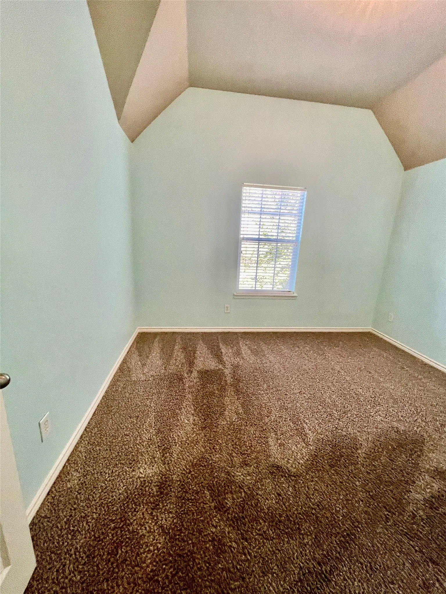 Single Family Residence For Rent in Collin County , 9405 Timber Wagon Drive, Mc Kinney, Texas 75072, 4 Bedroom, 3 Bathroom, 2 Garage spaces, 2,599 Sqft, built in 2004, mls#21410907, Real Estate Agent in Mc Kinney, Homes For Rent in Collin county, Homes For Rent in Mc Kinney, Realtor in Mc Kinney Texas, Real Estate Brokerage Independent Realty Texas, Luminita Cordes Realtor