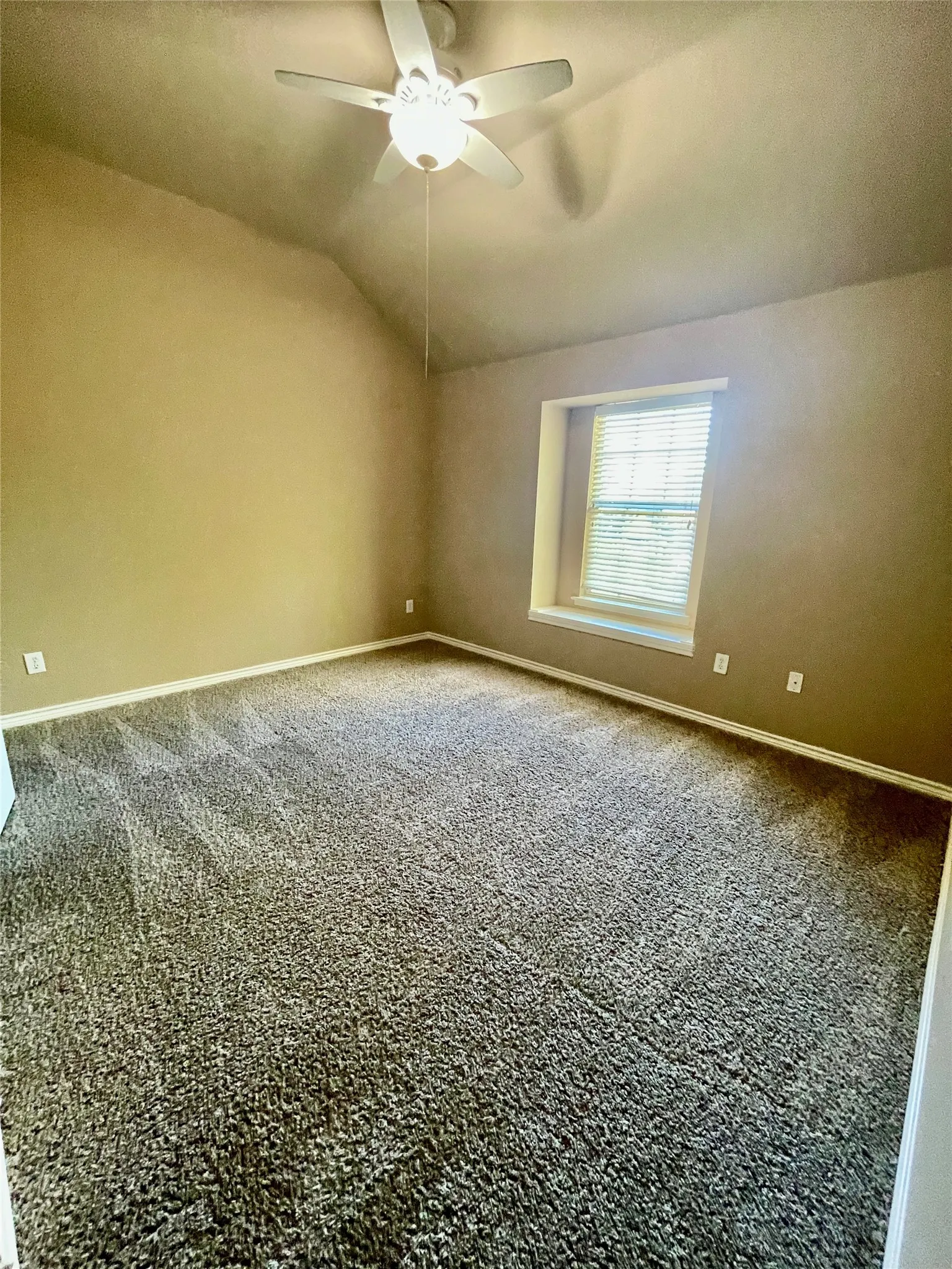 Single Family Residence For Rent in Collin County , 9405 Timber Wagon Drive, Mc Kinney, Texas 75072, 4 Bedroom, 3 Bathroom, 2 Garage spaces, 2,599 Sqft, built in 2004, mls#21410907, Real Estate Agent in Mc Kinney, Homes For Rent in Collin county, Homes For Rent in Mc Kinney, Realtor in Mc Kinney Texas, Real Estate Brokerage Independent Realty Texas, Luminita Cordes Realtor