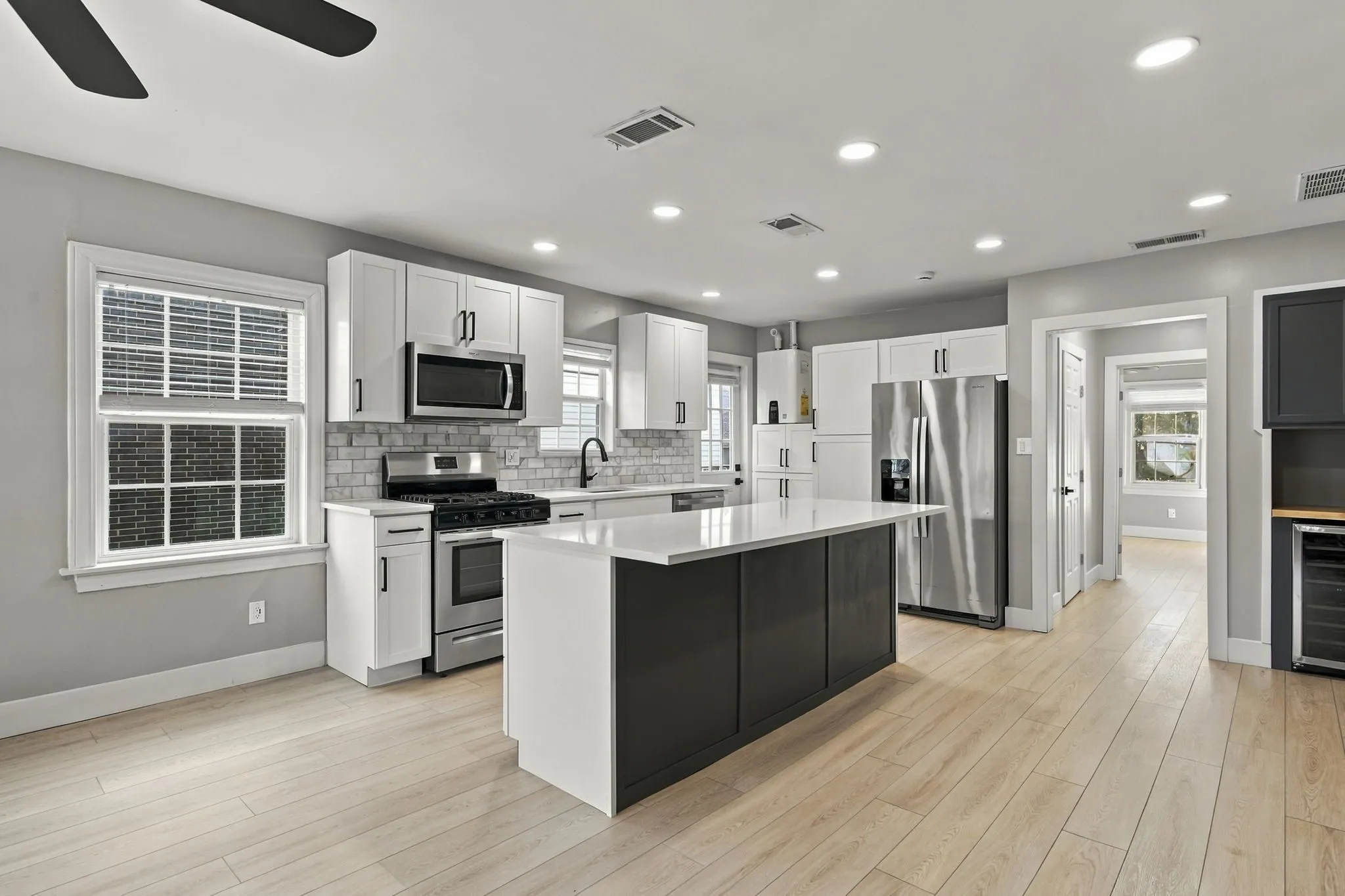 Duplex For Rent in Dallas County , 6026 Velasco Avenue, Dallas, Texas 75206, 1 Bedroom, 1 Bathroom, Garage spaces, 1,408 Sqft, built in 1924, mls#21410909, Real Estate Agent in Dallas, Homes For Rent in Dallas county, Homes For Rent in Dallas, Realtor in Dallas Texas, Real Estate Brokerage Independent Realty Texas, Luminita Cordes Realtor