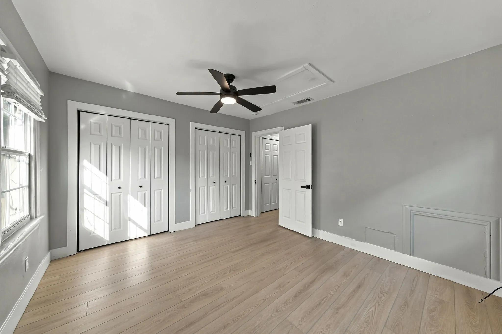 Duplex For Rent in Dallas County , 6026 Velasco Avenue, Dallas, Texas 75206, 1 Bedroom, 1 Bathroom, Garage spaces, 1,408 Sqft, built in 1924, mls#21410909, Real Estate Agent in Dallas, Homes For Rent in Dallas county, Homes For Rent in Dallas, Realtor in Dallas Texas, Real Estate Brokerage Independent Realty Texas, Luminita Cordes Realtor