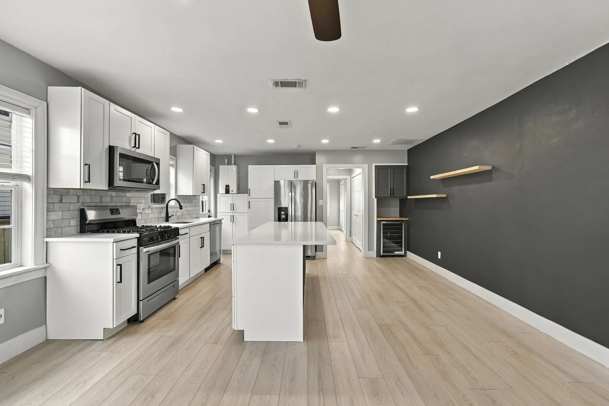 Duplex For Rent in Dallas County , 6026 Velasco Avenue, Dallas, Texas 75206, 1 Bedroom, 1 Bathroom, Garage spaces, 1,408 Sqft, built in 1924, mls#21410909, Real Estate Agent in Dallas, Homes For Rent in Dallas county, Homes For Rent in Dallas, Realtor in Dallas Texas, Real Estate Brokerage Independent Realty Texas, Luminita Cordes Realtor