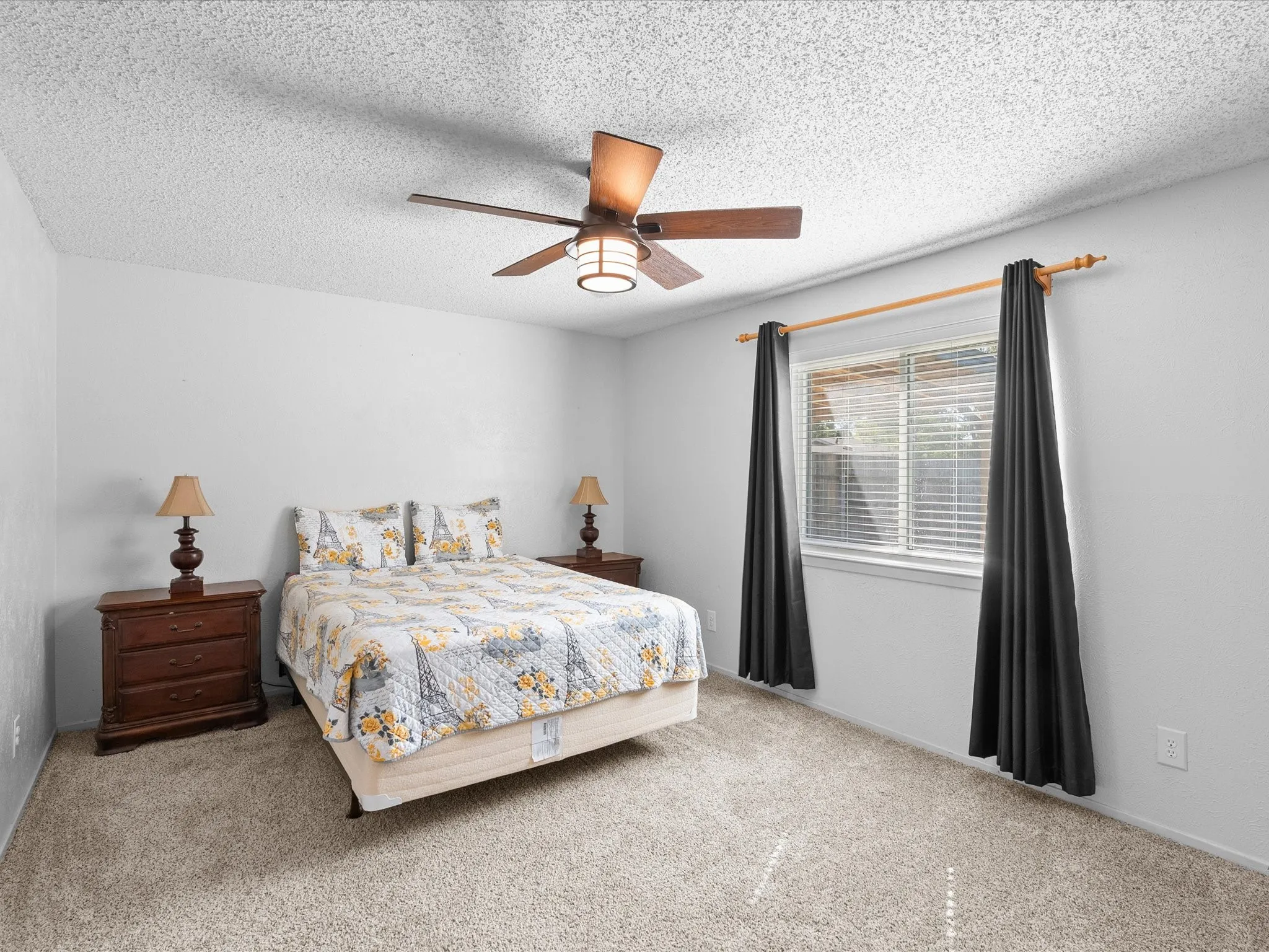 Single Family Residence For Sale in Dallas County , 1438 Blanco Lane, Garland, Texas 75040, 3 Bedroom, 2 Bathroom, 1 Garage spaces, 1,556 Sqft, built in 1981, mls#21410803, Real Estate Agent in Garland, Homes For Sale in Dallas county, Homes For Sale in Garland, Realtor in Garland Texas, Real Estate Brokerage Independent Realty Texas, Luminita Cordes Realtor