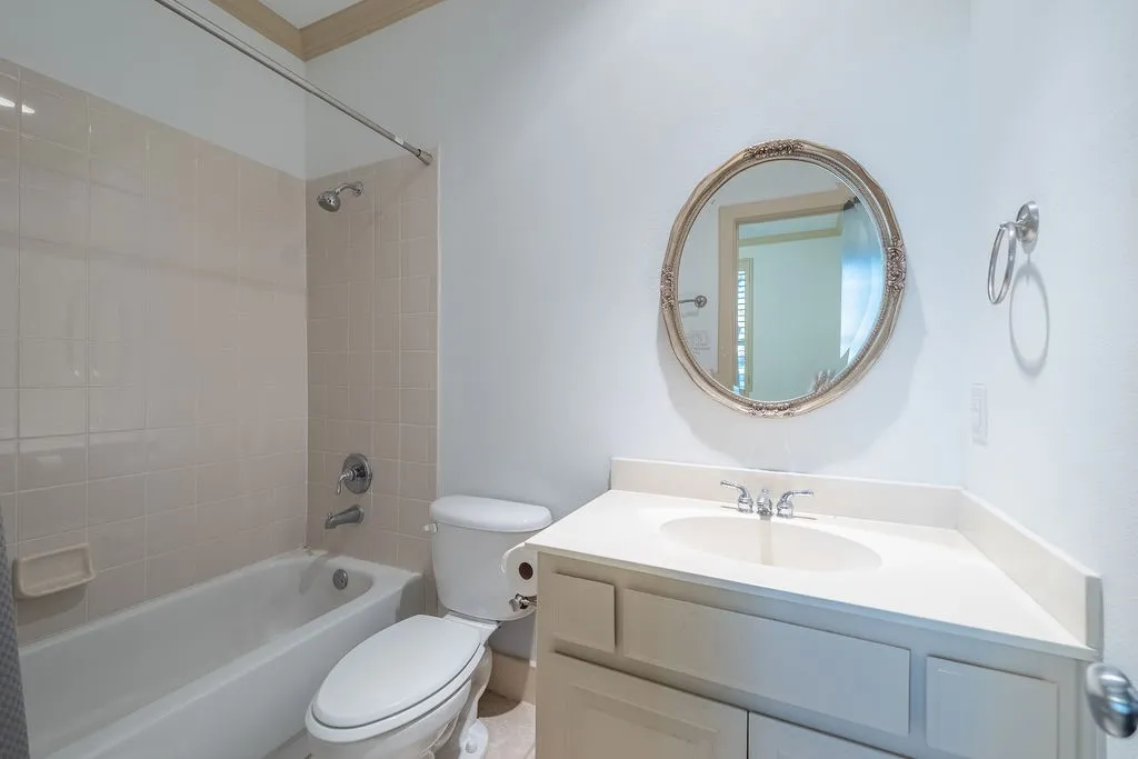 Townhouse For Sale in Dallas County , 2706 Floyd Street, Dallas, Texas 75204, 2 Bedroom, 3 Bathroom, 2 Garage spaces, 1,896 Sqft, built in 2002, mls#21410910, Real Estate Agent in Dallas, Homes For Sale in Dallas county, Homes For Sale in Dallas, Realtor in Dallas Texas, Real Estate Brokerage Independent Realty Texas, Luminita Cordes Realtor