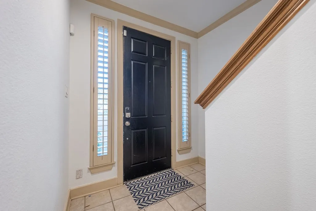 Townhouse For Sale in Dallas County , 2706 Floyd Street, Dallas, Texas 75204, 2 Bedroom, 3 Bathroom, 2 Garage spaces, 1,896 Sqft, built in 2002, mls#21410910, Real Estate Agent in Dallas, Homes For Sale in Dallas county, Homes For Sale in Dallas, Realtor in Dallas Texas, Real Estate Brokerage Independent Realty Texas, Luminita Cordes Realtor