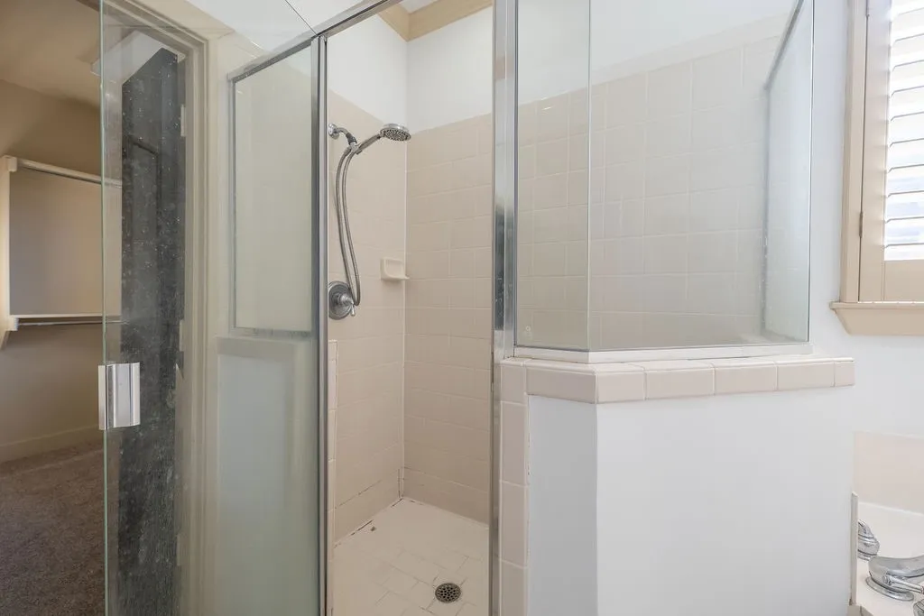 Townhouse For Sale in Dallas County , 2706 Floyd Street, Dallas, Texas 75204, 2 Bedroom, 3 Bathroom, 2 Garage spaces, 1,896 Sqft, built in 2002, mls#21410910, Real Estate Agent in Dallas, Homes For Sale in Dallas county, Homes For Sale in Dallas, Realtor in Dallas Texas, Real Estate Brokerage Independent Realty Texas, Luminita Cordes Realtor
