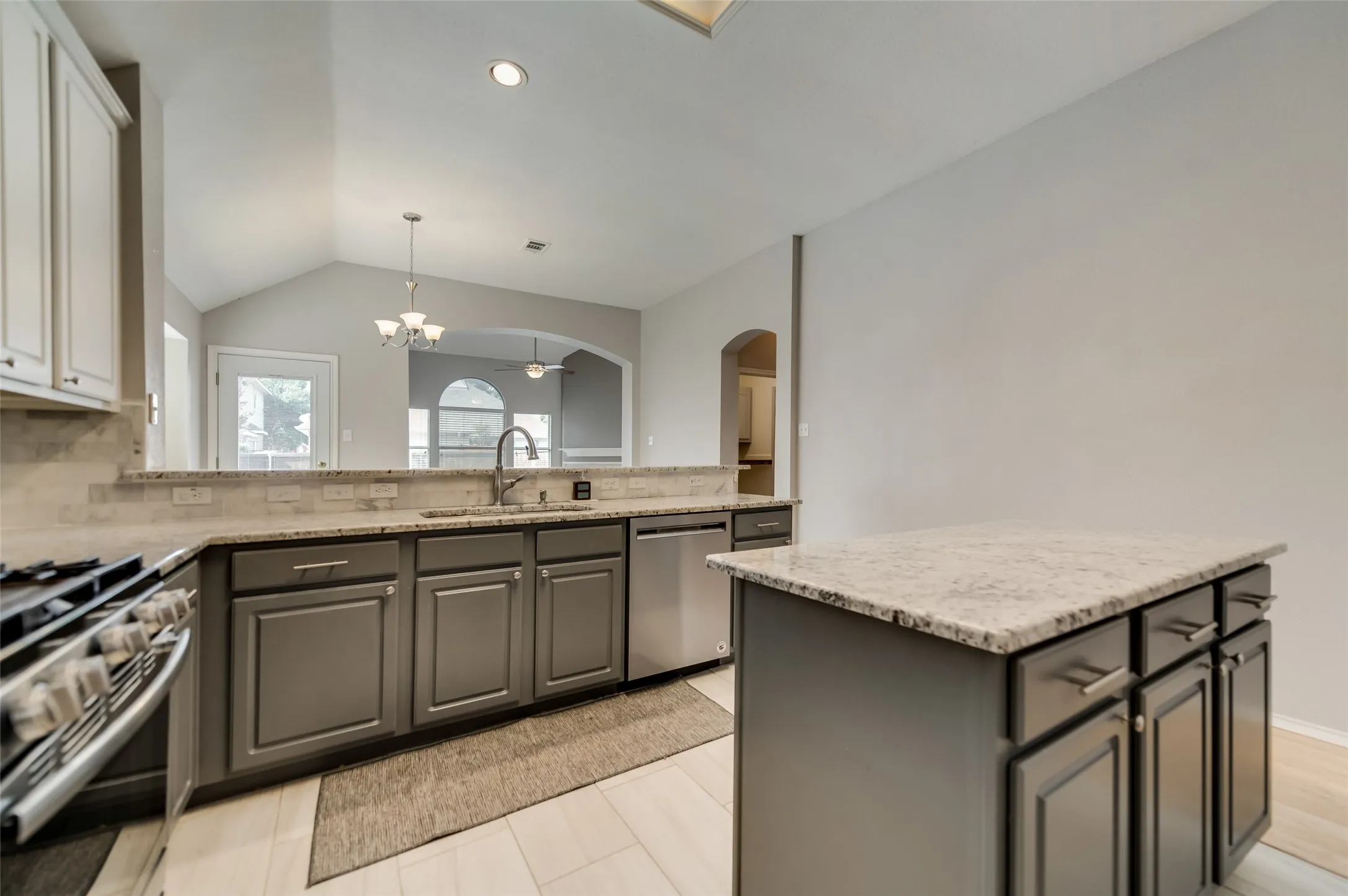 Single Family Residence For Rent in Collin County , 5100 Geranium Court, Mc Kinney, Texas 75070, 4 Bedroom, 2 Bathroom, 2 Garage spaces, 2,092 Sqft, built in 2000, mls#21406511, Real Estate Agent in Mc Kinney, Homes For Rent in Collin county, Homes For Rent in Mc Kinney, Realtor in Mc Kinney Texas, Real Estate Brokerage Independent Realty Texas, Luminita Cordes Realtor