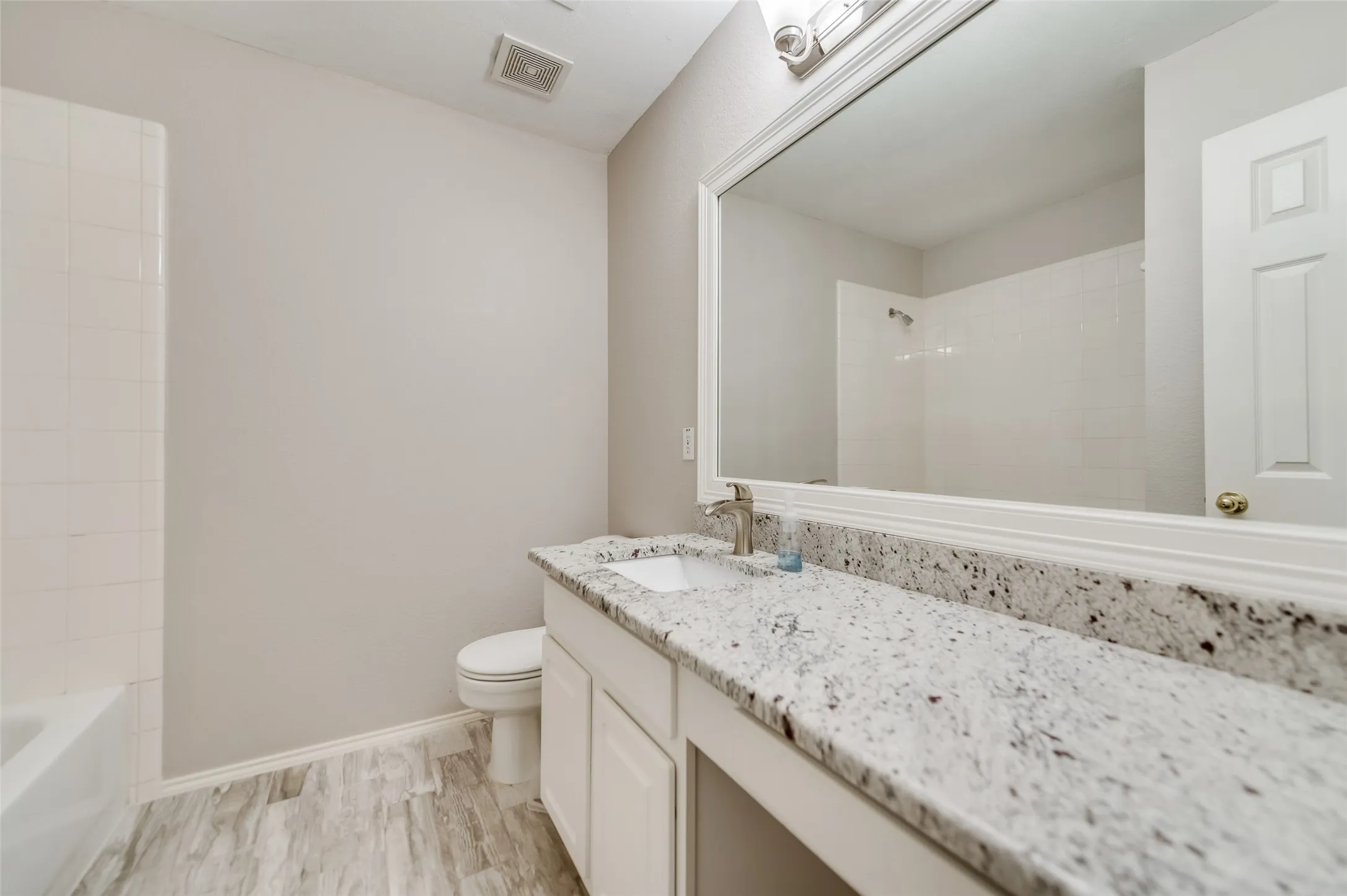 Second full bath with granite counter tops