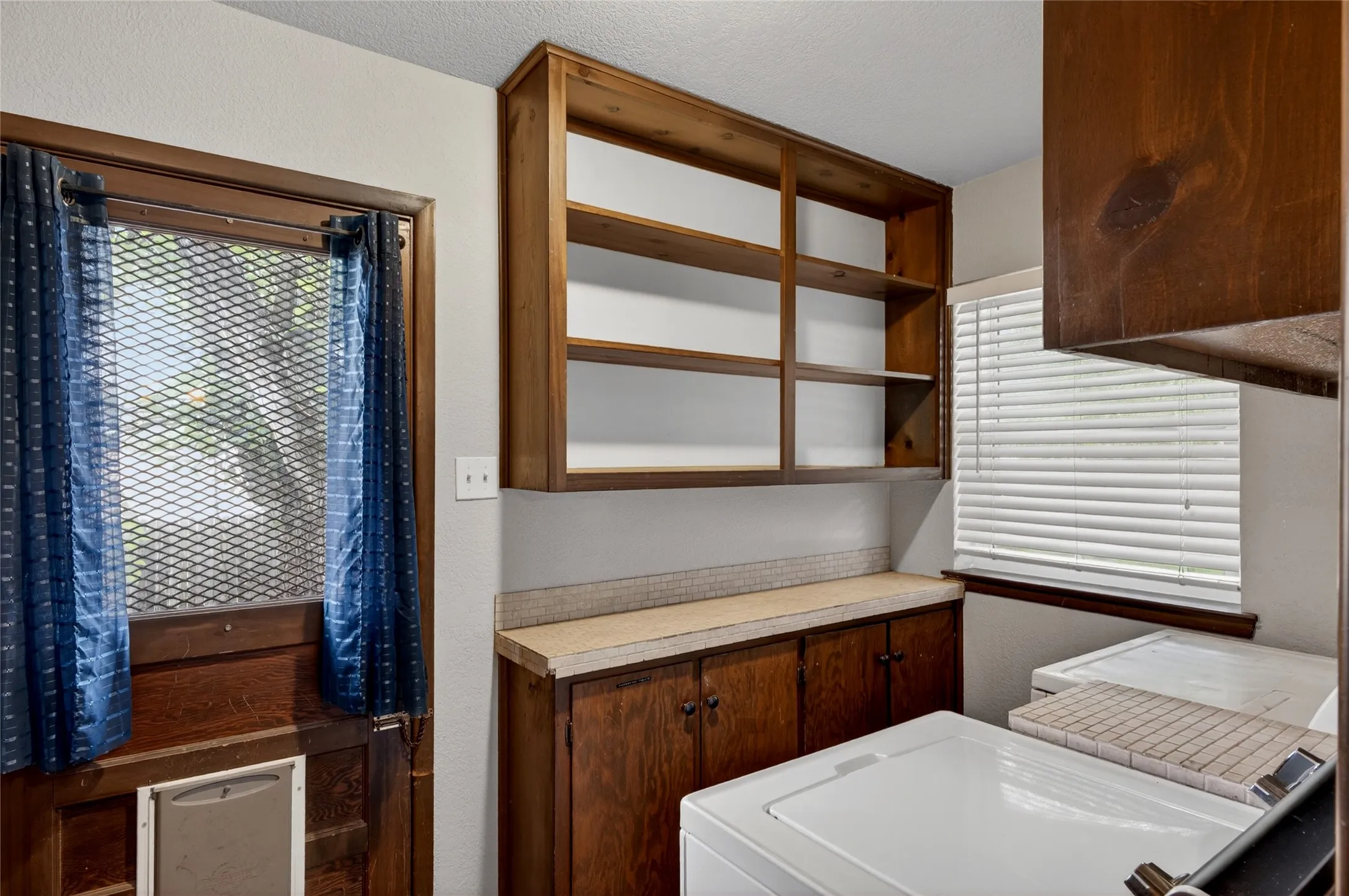 Single Family Residence For Sale in Tarrant County , 5310 Westminster Court S, Fort Worth, Texas 76133, 3 Bedroom, 2 Bathroom, 2 Garage spaces, 1,788 Sqft, built in 1969, mls#21410842, Real Estate Agent in Fort Worth, Homes For Sale in Tarrant county, Homes For Sale in Fort Worth, Realtor in Fort Worth Texas, Real Estate Brokerage Independent Realty Texas, Luminita Cordes Realtor