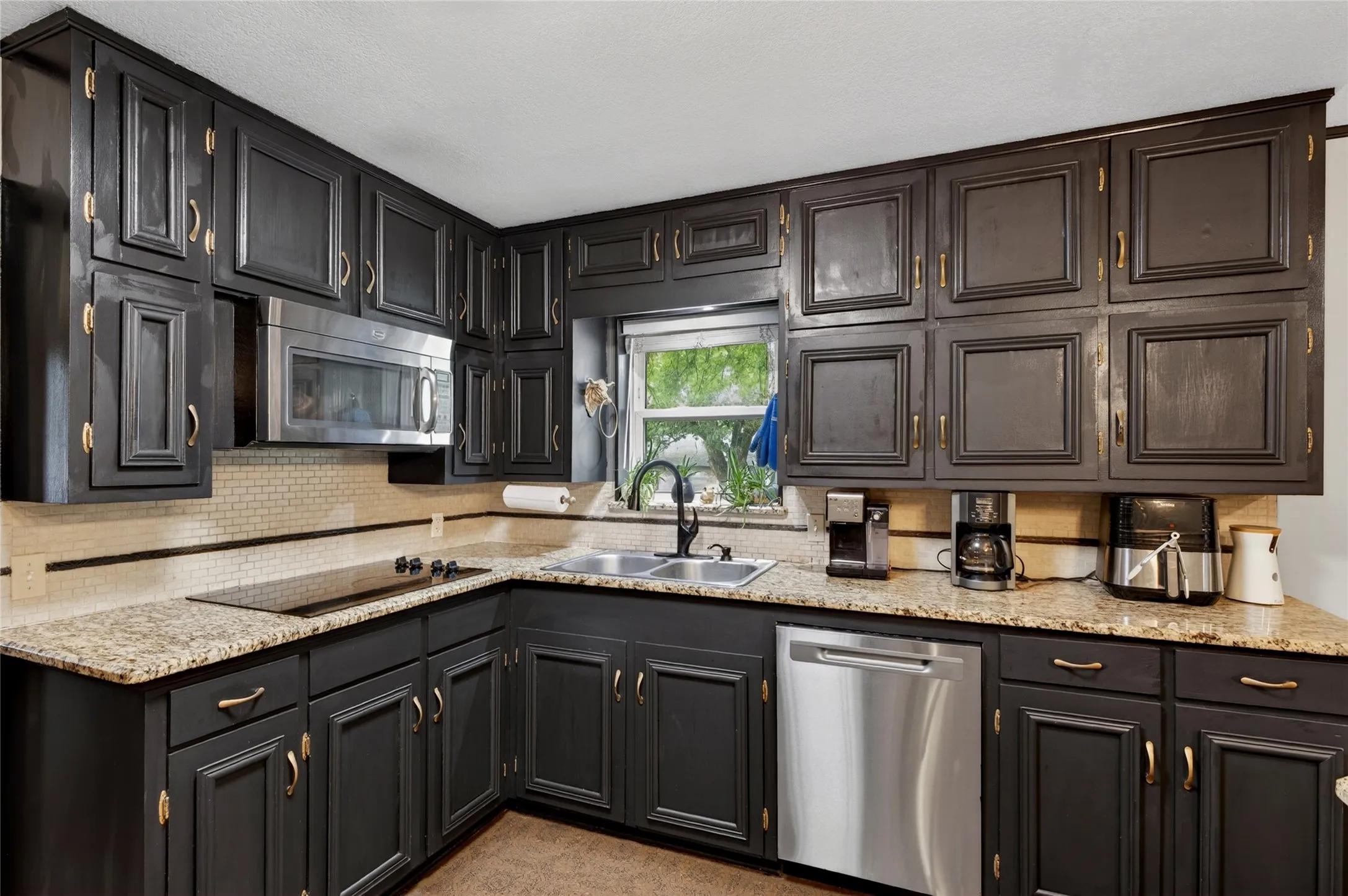 Single Family Residence For Sale in Tarrant County , 5310 Westminster Court S, Fort Worth, Texas 76133, 3 Bedroom, 2 Bathroom, 2 Garage spaces, 1,788 Sqft, built in 1969, mls#21410842, Real Estate Agent in Fort Worth, Homes For Sale in Tarrant county, Homes For Sale in Fort Worth, Realtor in Fort Worth Texas, Real Estate Brokerage Independent Realty Texas, Luminita Cordes Realtor
