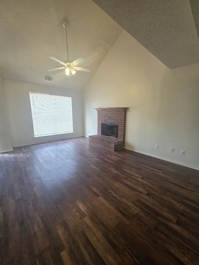 Duplex For Rent in Dallas County , 2404 Meadow Lane, Mesquite, Texas 75150, 3 Bedroom, 3 Bathroom, 2 Garage spaces, 1,265 Sqft, built in 1986, mls#21410848, Real Estate Agent in Mesquite, Homes For Rent in Dallas county, Homes For Rent in Mesquite, Realtor in Mesquite Texas, Real Estate Brokerage Independent Realty Texas, Luminita Cordes Realtor