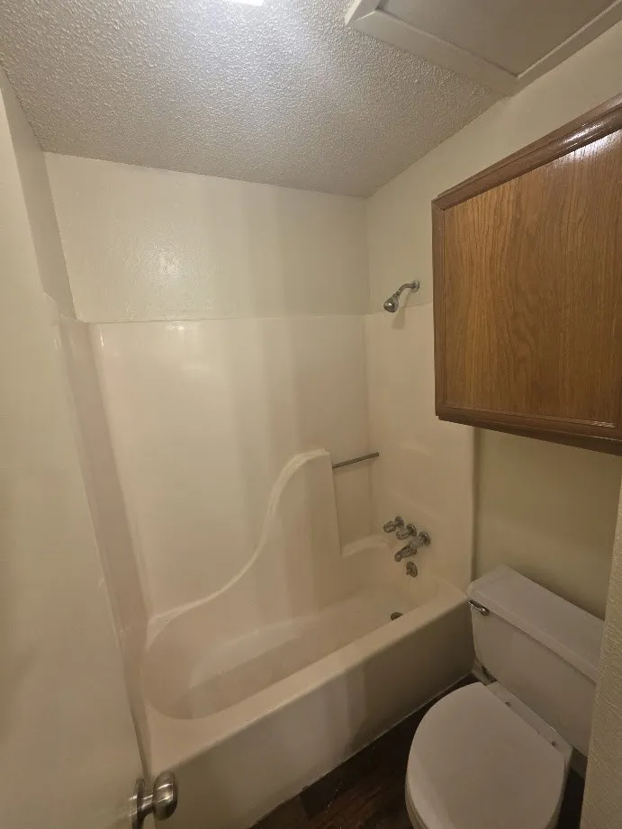 Duplex For Rent in Dallas County , 2404 Meadow Lane, Mesquite, Texas 75150, 3 Bedroom, 3 Bathroom, 2 Garage spaces, 1,265 Sqft, built in 1986, mls#21410848, Real Estate Agent in Mesquite, Homes For Rent in Dallas county, Homes For Rent in Mesquite, Realtor in Mesquite Texas, Real Estate Brokerage Independent Realty Texas, Luminita Cordes Realtor