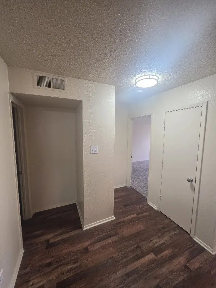 Duplex For Rent in Dallas County , 2404 Meadow Lane, Mesquite, Texas 75150, 3 Bedroom, 3 Bathroom, 2 Garage spaces, 1,265 Sqft, built in 1986, mls#21410848, Real Estate Agent in Mesquite, Homes For Rent in Dallas county, Homes For Rent in Mesquite, Realtor in Mesquite Texas, Real Estate Brokerage Independent Realty Texas, Luminita Cordes Realtor