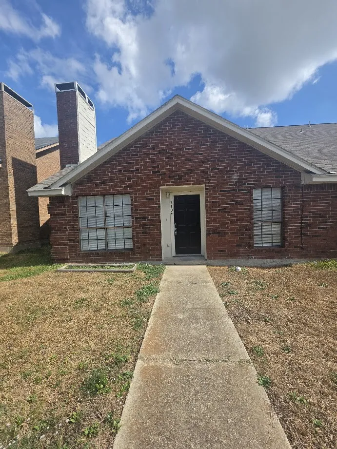 Duplex For Rent