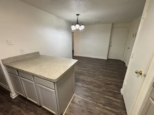 Single Family Residence For Rent in Tarrant County , 6707 Dusty Ridge Trail, Arlington, Texas 76002, 5 Bedroom, 4 Bathroom, 2 Garage spaces, 1,954 Sqft, built in 2001, mls#21410927, Real Estate Agent in Arlington, Homes For Rent in Tarrant county, Homes For Rent in Arlington, Realtor in Arlington Texas, Real Estate Brokerage Independent Realty Texas, Luminita Cordes Realtor