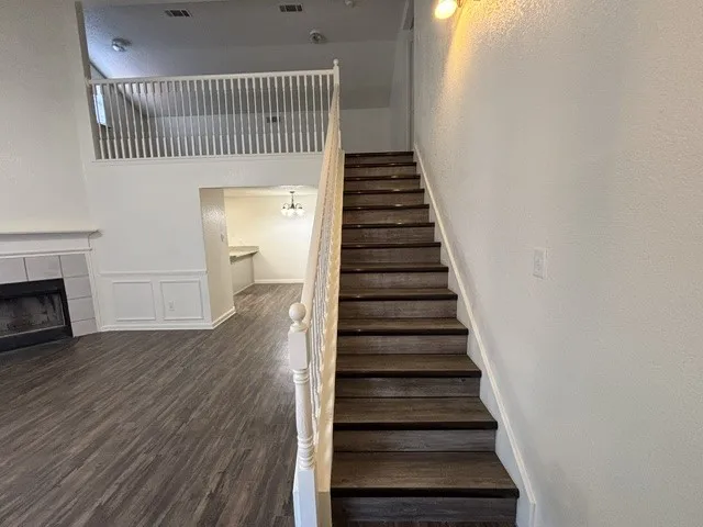 Single Family Residence For Rent in Tarrant County , 6707 Dusty Ridge Trail, Arlington, Texas 76002, 5 Bedroom, 4 Bathroom, 2 Garage spaces, 1,954 Sqft, built in 2001, mls#21410927, Real Estate Agent in Arlington, Homes For Rent in Tarrant county, Homes For Rent in Arlington, Realtor in Arlington Texas, Real Estate Brokerage Independent Realty Texas, Luminita Cordes Realtor