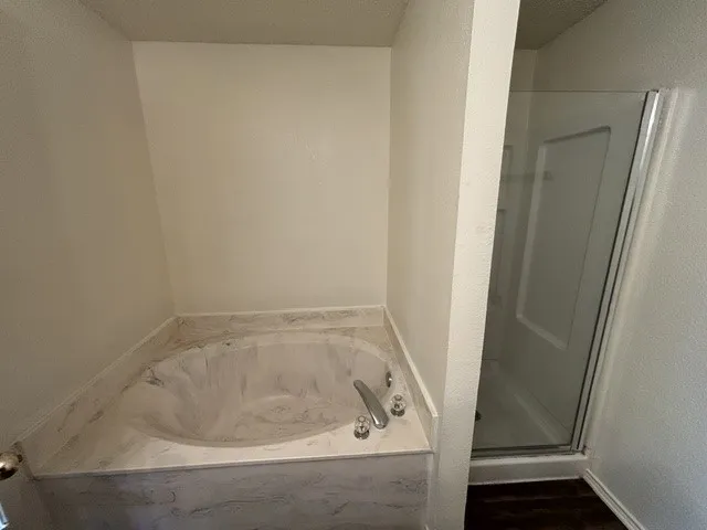 Single Family Residence For Rent in Tarrant County , 6707 Dusty Ridge Trail, Arlington, Texas 76002, 5 Bedroom, 4 Bathroom, 2 Garage spaces, 1,954 Sqft, built in 2001, mls#21410927, Real Estate Agent in Arlington, Homes For Rent in Tarrant county, Homes For Rent in Arlington, Realtor in Arlington Texas, Real Estate Brokerage Independent Realty Texas, Luminita Cordes Realtor
