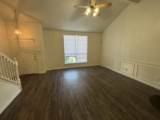 Single Family Residence For Rent in Tarrant County , 6707 Dusty Ridge Trail, Arlington, Texas 76002, 5 Bedroom, 4 Bathroom, 2 Garage spaces, 1,954 Sqft, built in 2001, mls#21410927, Real Estate Agent in Arlington, Homes For Rent in Tarrant county, Homes For Rent in Arlington, Realtor in Arlington Texas, Real Estate Brokerage Independent Realty Texas, Luminita Cordes Realtor