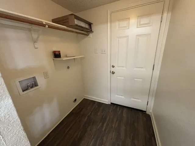 Single Family Residence For Rent in Tarrant County , 6707 Dusty Ridge Trail, Arlington, Texas 76002, 5 Bedroom, 4 Bathroom, 2 Garage spaces, 1,954 Sqft, built in 2001, mls#21410927, Real Estate Agent in Arlington, Homes For Rent in Tarrant county, Homes For Rent in Arlington, Realtor in Arlington Texas, Real Estate Brokerage Independent Realty Texas, Luminita Cordes Realtor