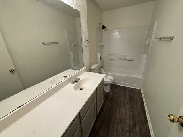 Single Family Residence For Rent in Tarrant County , 6707 Dusty Ridge Trail, Arlington, Texas 76002, 5 Bedroom, 4 Bathroom, 2 Garage spaces, 1,954 Sqft, built in 2001, mls#21410927, Real Estate Agent in Arlington, Homes For Rent in Tarrant county, Homes For Rent in Arlington, Realtor in Arlington Texas, Real Estate Brokerage Independent Realty Texas, Luminita Cordes Realtor