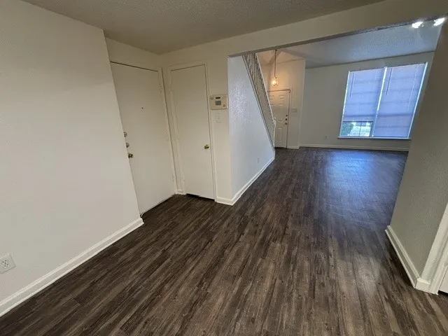 Single Family Residence For Rent in Tarrant County , 6707 Dusty Ridge Trail, Arlington, Texas 76002, 5 Bedroom, 4 Bathroom, 2 Garage spaces, 1,954 Sqft, built in 2001, mls#21410927, Real Estate Agent in Arlington, Homes For Rent in Tarrant county, Homes For Rent in Arlington, Realtor in Arlington Texas, Real Estate Brokerage Independent Realty Texas, Luminita Cordes Realtor