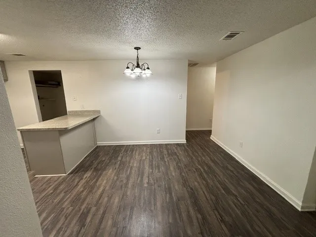 Single Family Residence For Rent in Tarrant County , 6707 Dusty Ridge Trail, Arlington, Texas 76002, 5 Bedroom, 4 Bathroom, 2 Garage spaces, 1,954 Sqft, built in 2001, mls#21410927, Real Estate Agent in Arlington, Homes For Rent in Tarrant county, Homes For Rent in Arlington, Realtor in Arlington Texas, Real Estate Brokerage Independent Realty Texas, Luminita Cordes Realtor