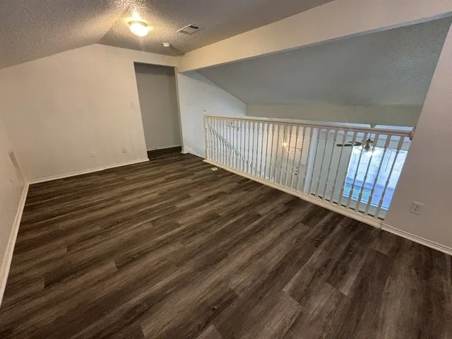 Single Family Residence For Rent in Tarrant County , 6707 Dusty Ridge Trail, Arlington, Texas 76002, 5 Bedroom, 4 Bathroom, 2 Garage spaces, 1,954 Sqft, built in 2001, mls#21410927, Real Estate Agent in Arlington, Homes For Rent in Tarrant county, Homes For Rent in Arlington, Realtor in Arlington Texas, Real Estate Brokerage Independent Realty Texas, Luminita Cordes Realtor