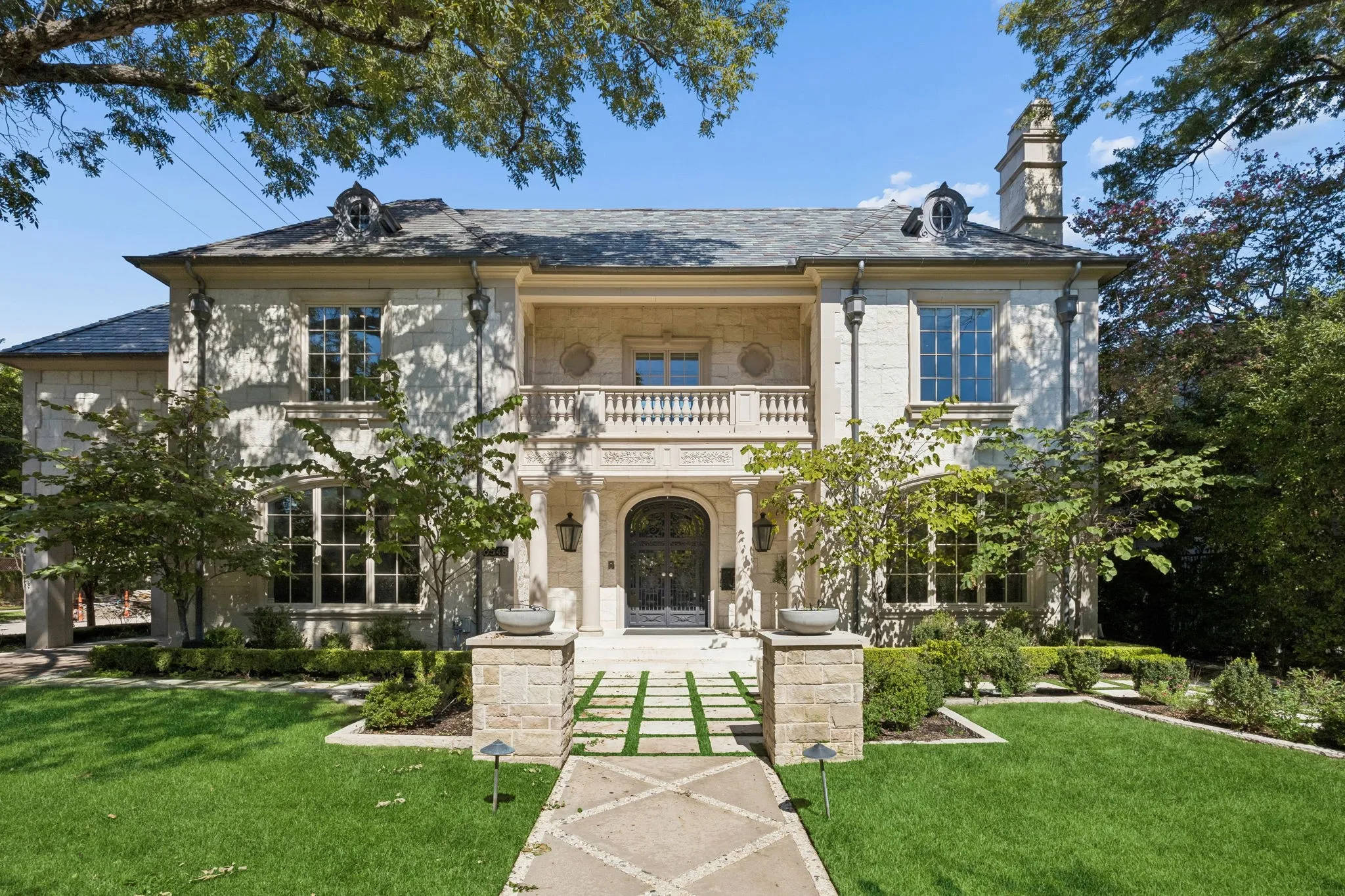 Single Family Residence For Rent