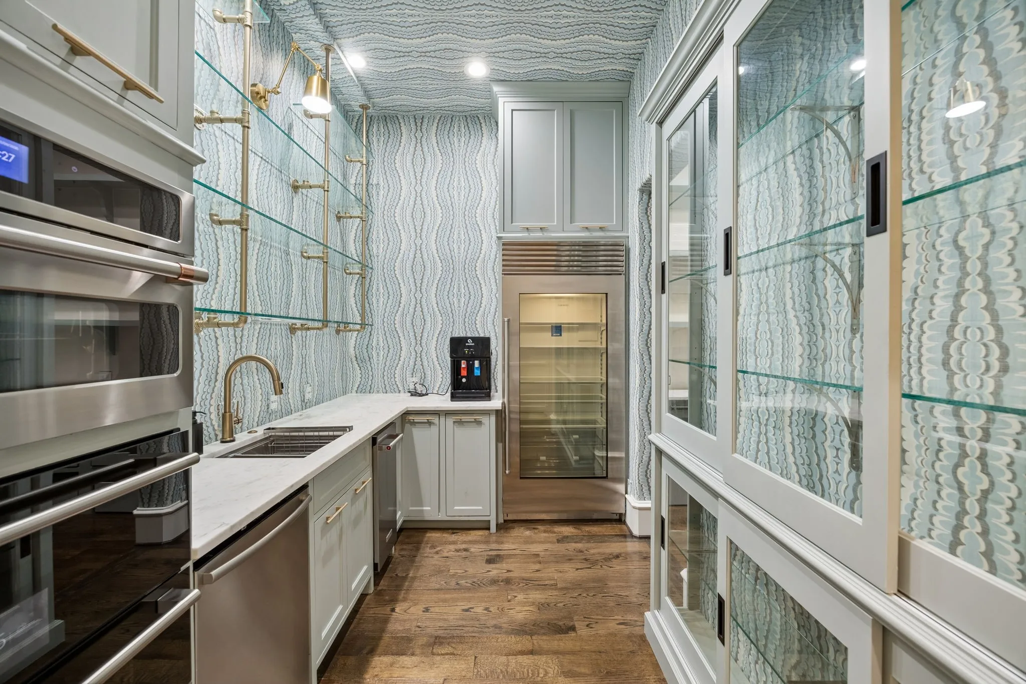 Single Family Residence For Rent in Dallas County , 3548 Bryn Mawr Drive, University Park, Texas 75225, 5 Bedroom, 9 Bathroom, 3 Garage spaces, 9,550 Sqft, built in 2009, mls#21406421, Real Estate Agent in University Park, Homes For Rent in Dallas county, Homes For Rent in University Park, Realtor in University Park Texas, Real Estate Brokerage Independent Realty Texas, Luminita Cordes Realtor